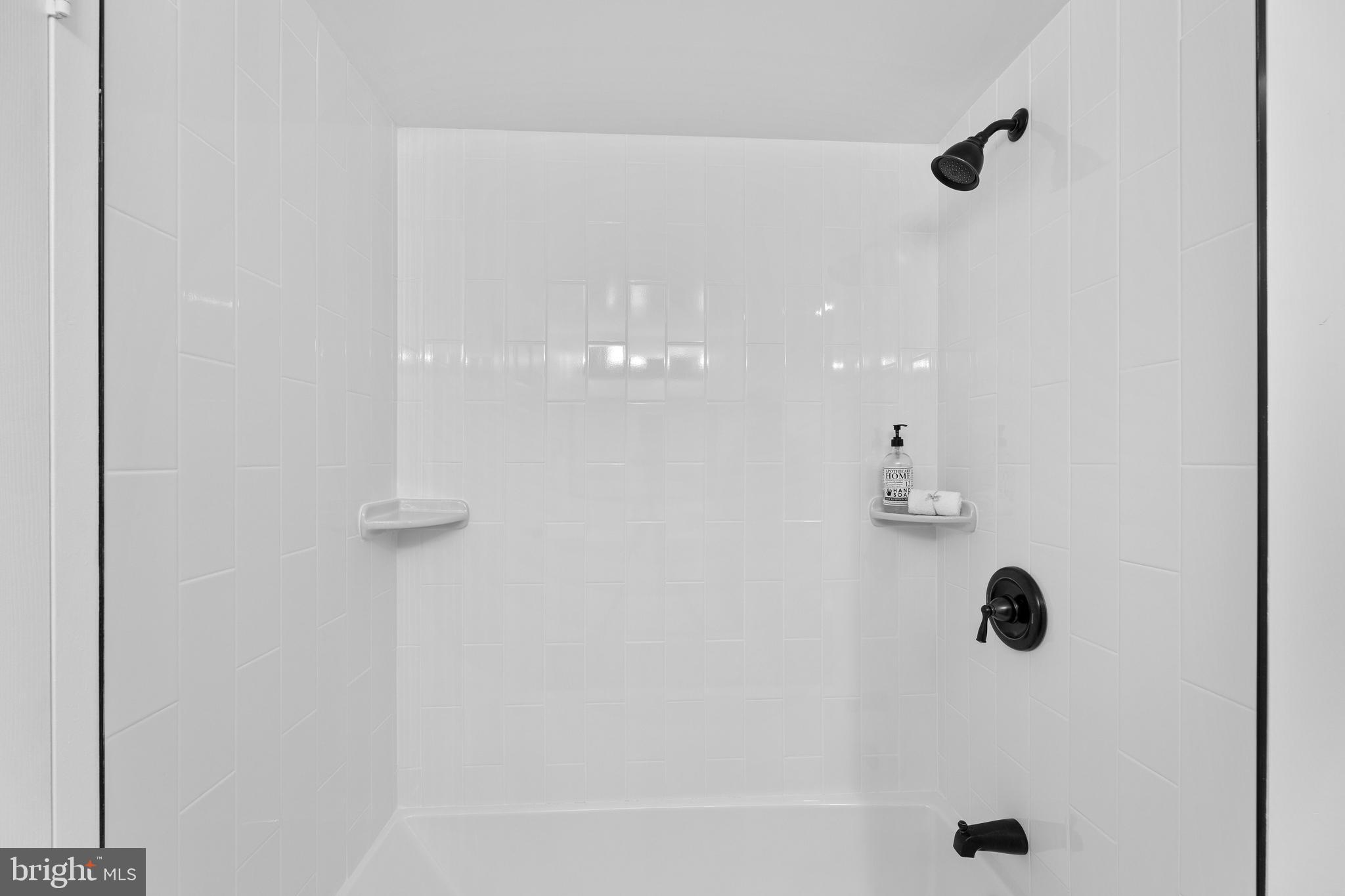 SKYLINE PLAZA - Residential