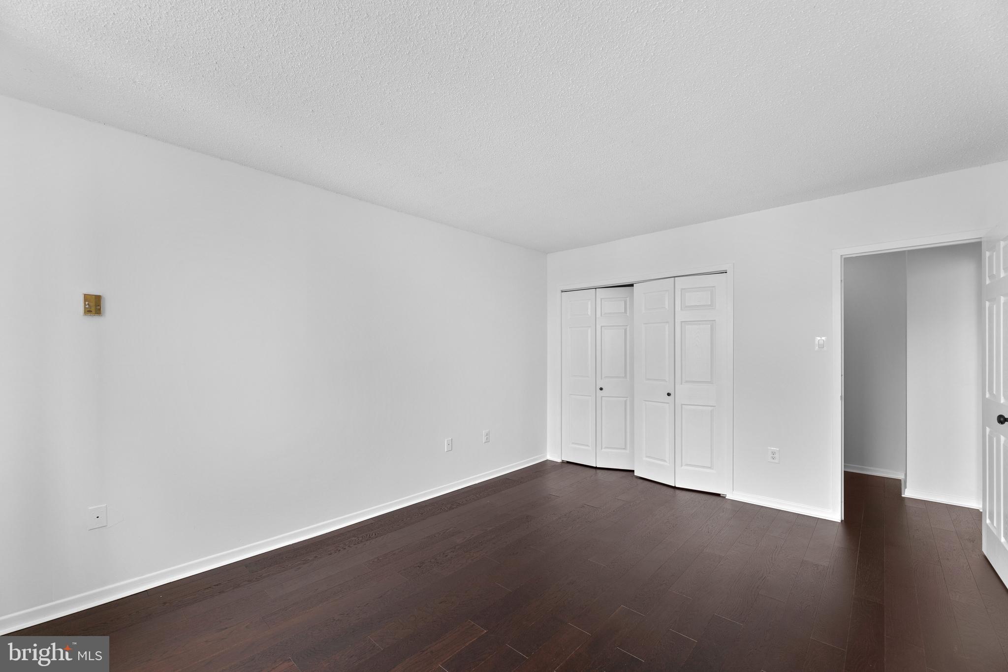 SKYLINE PLAZA - Residential