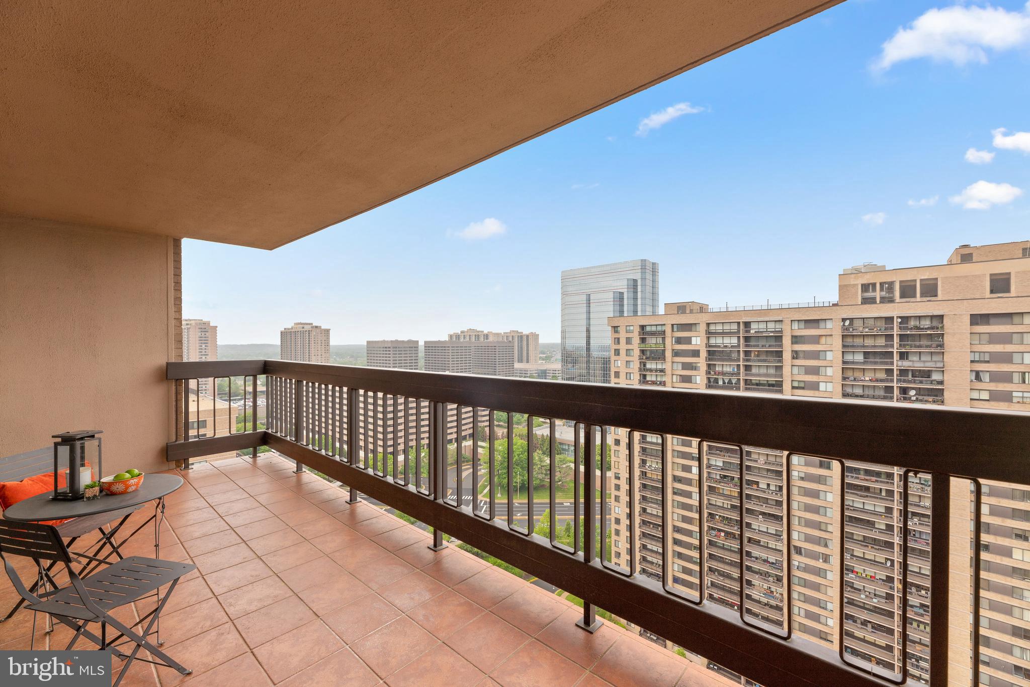 SKYLINE PLAZA - Residential