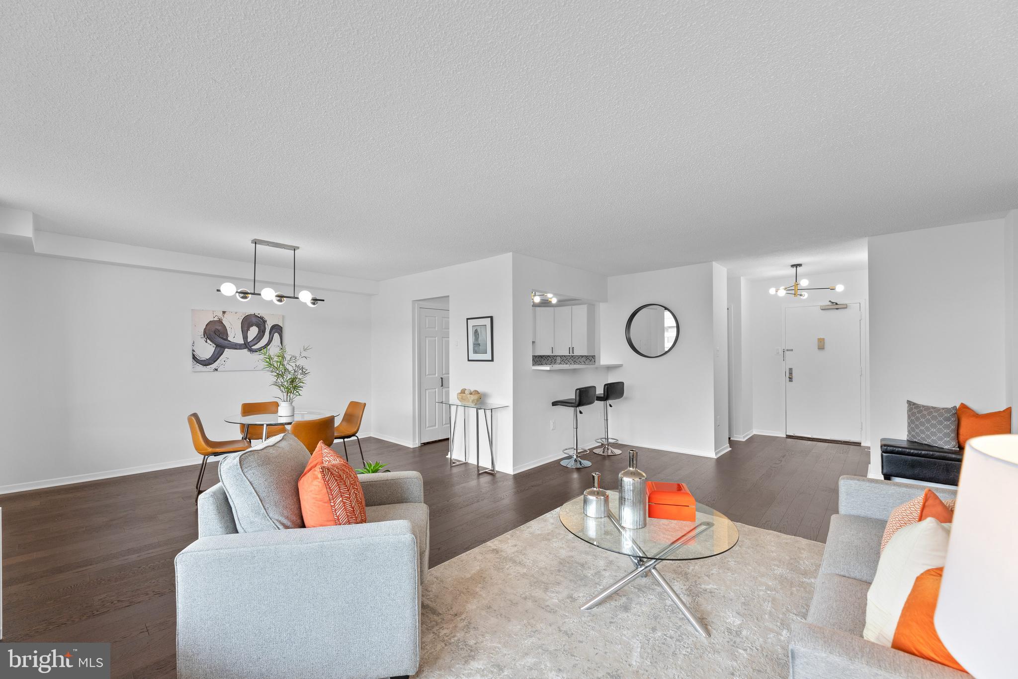 SKYLINE PLAZA - Residential