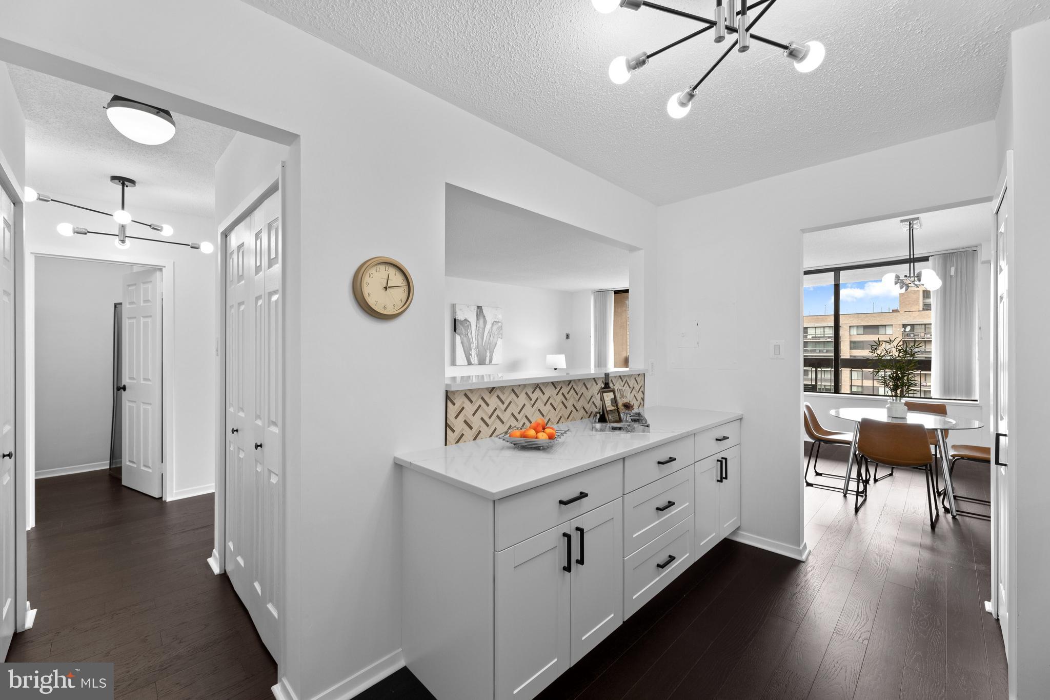 SKYLINE PLAZA - Residential