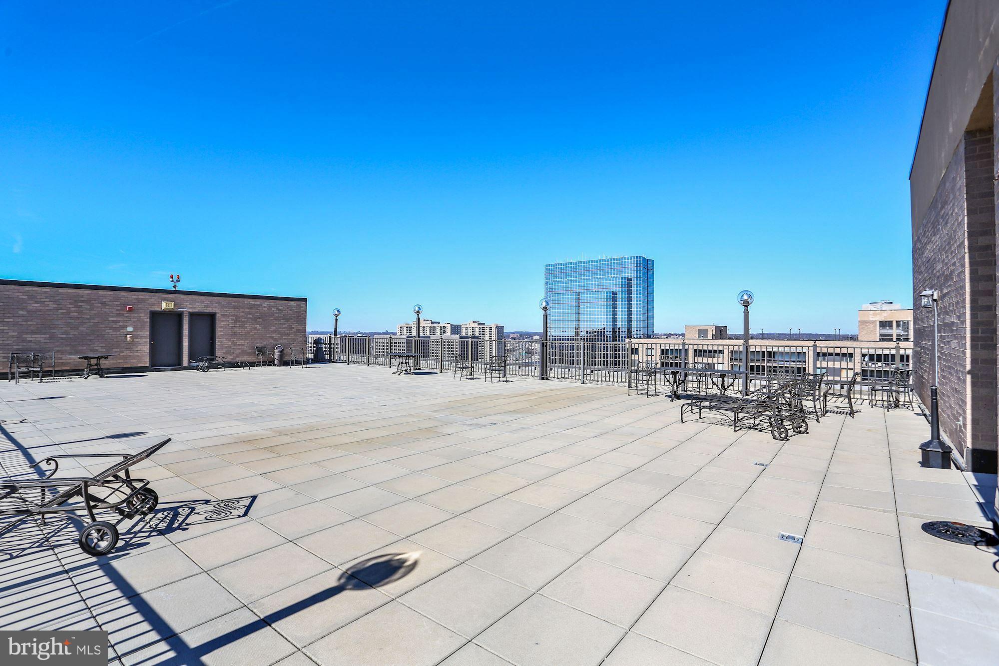 SKYLINE PLAZA - Residential