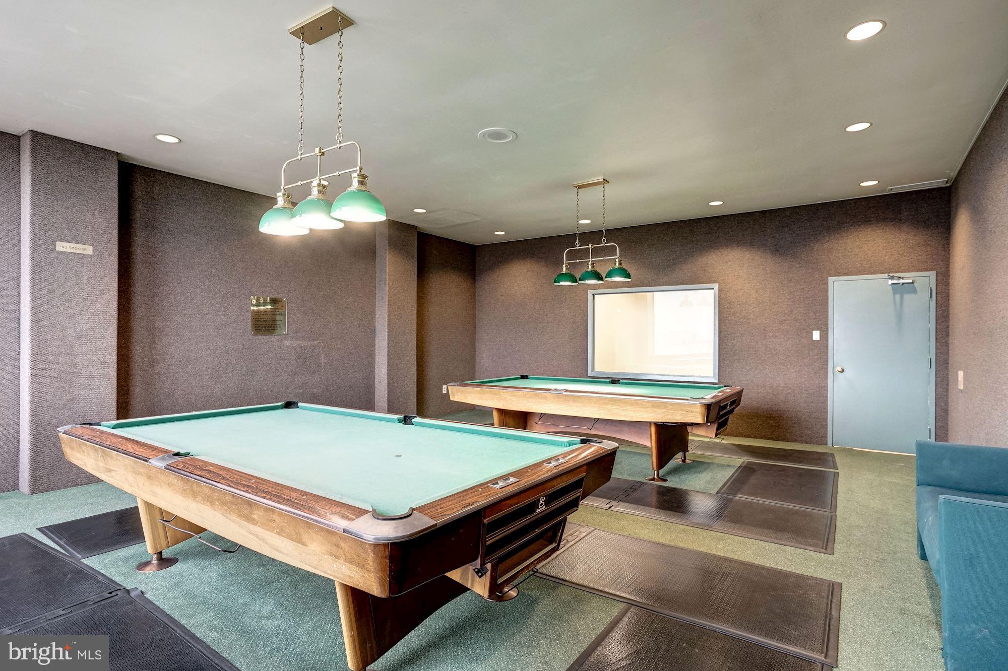 SKYLINE PLAZA - Residential