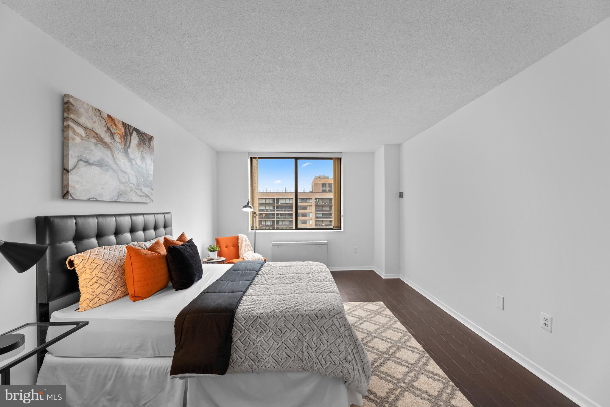 SKYLINE PLAZA - Residential