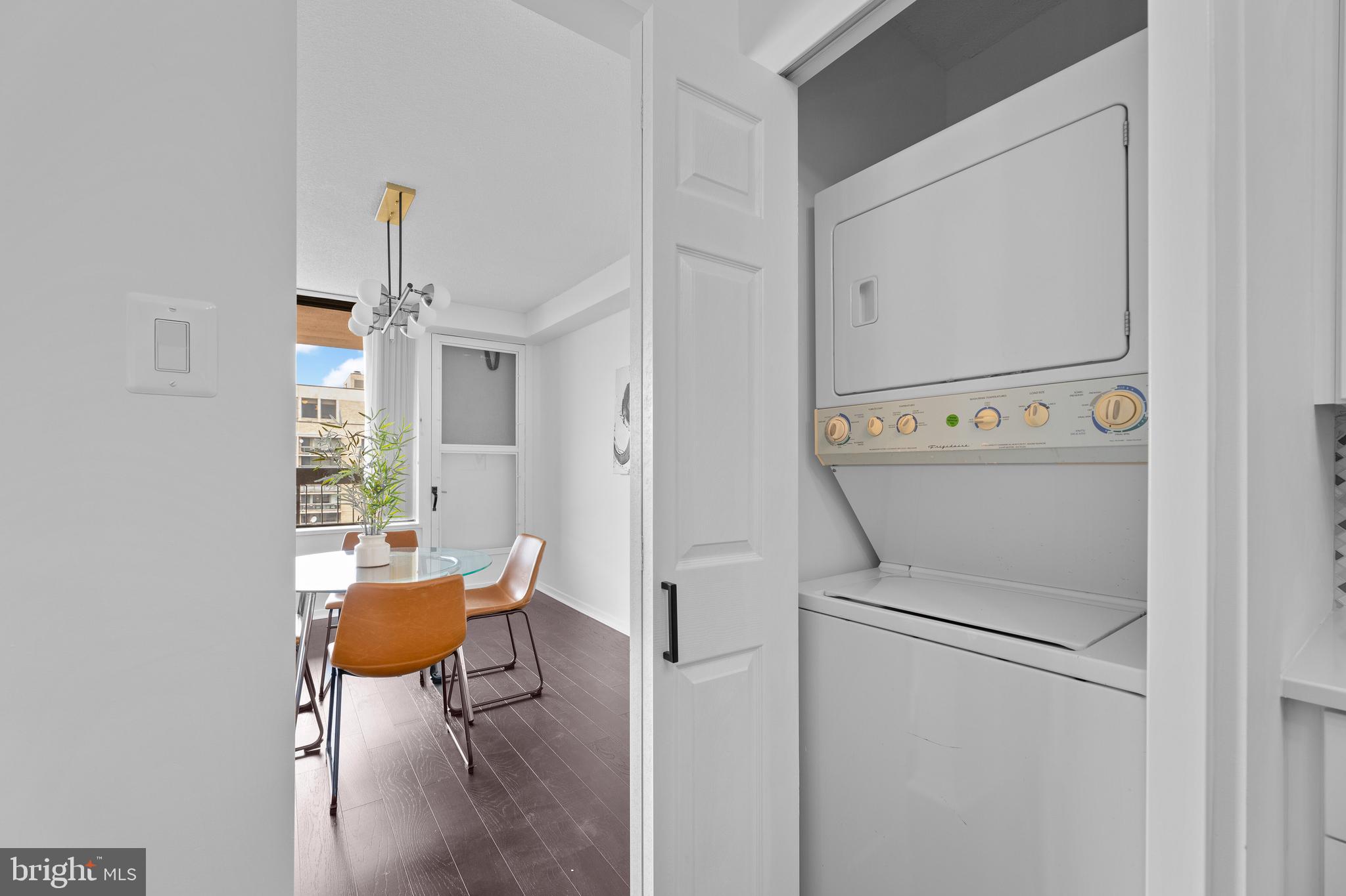 SKYLINE PLAZA - Residential