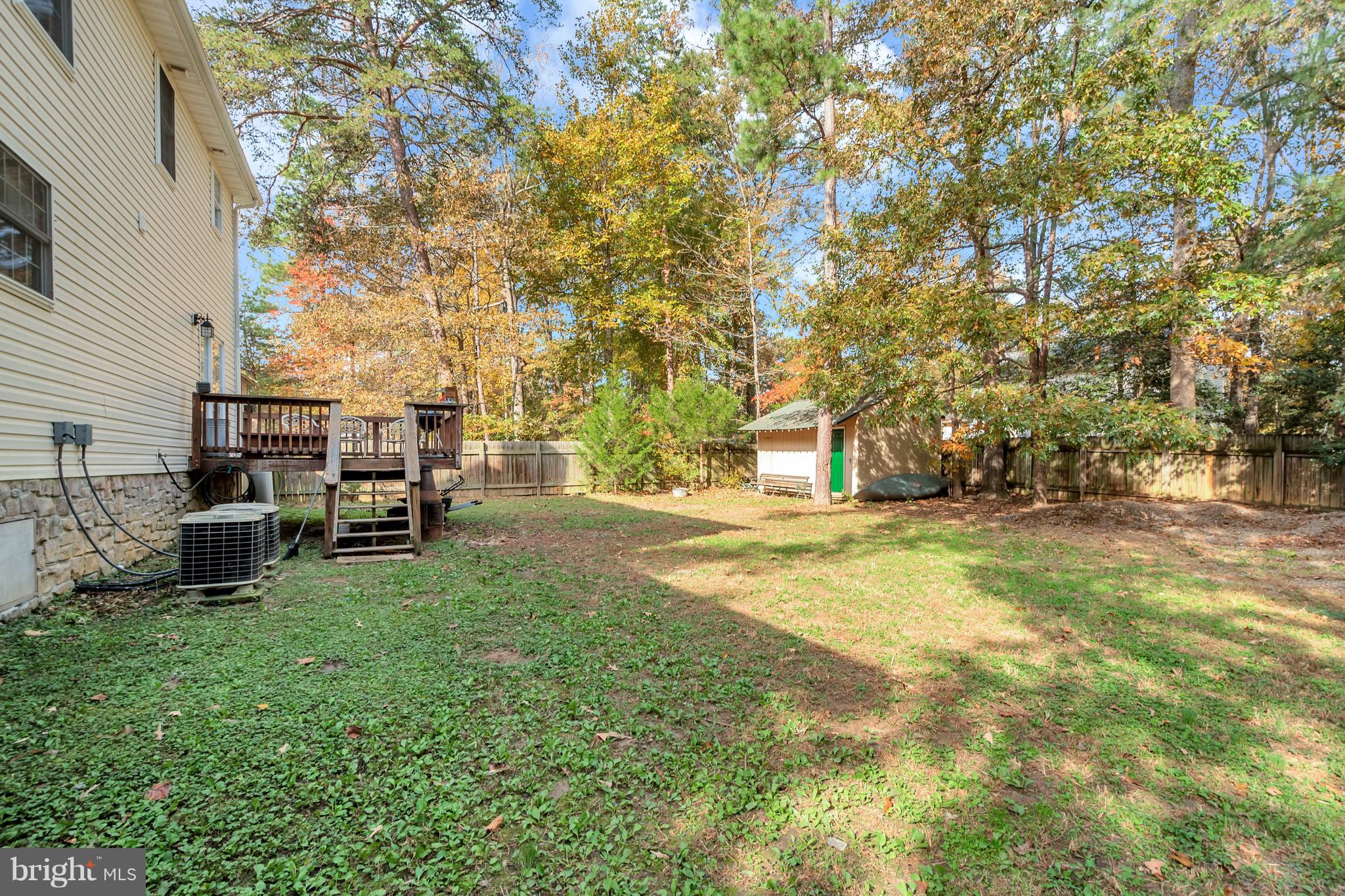 LAKE LAND - Residential