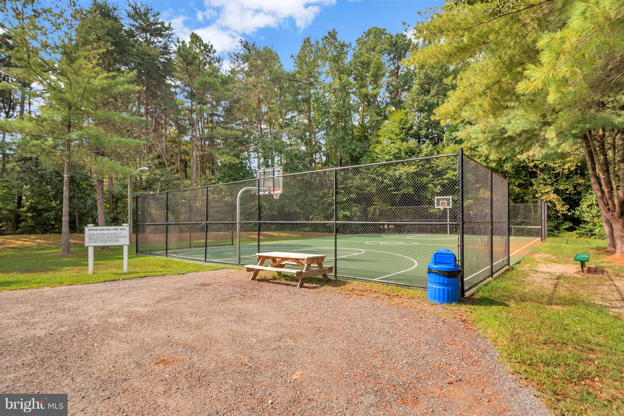 LAKE LAND - Residential