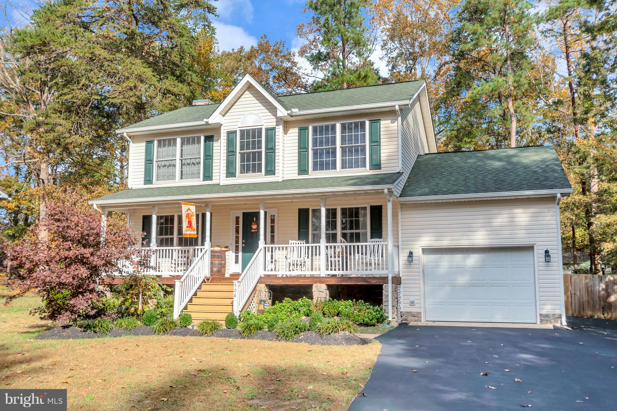 LAKE LAND - Residential