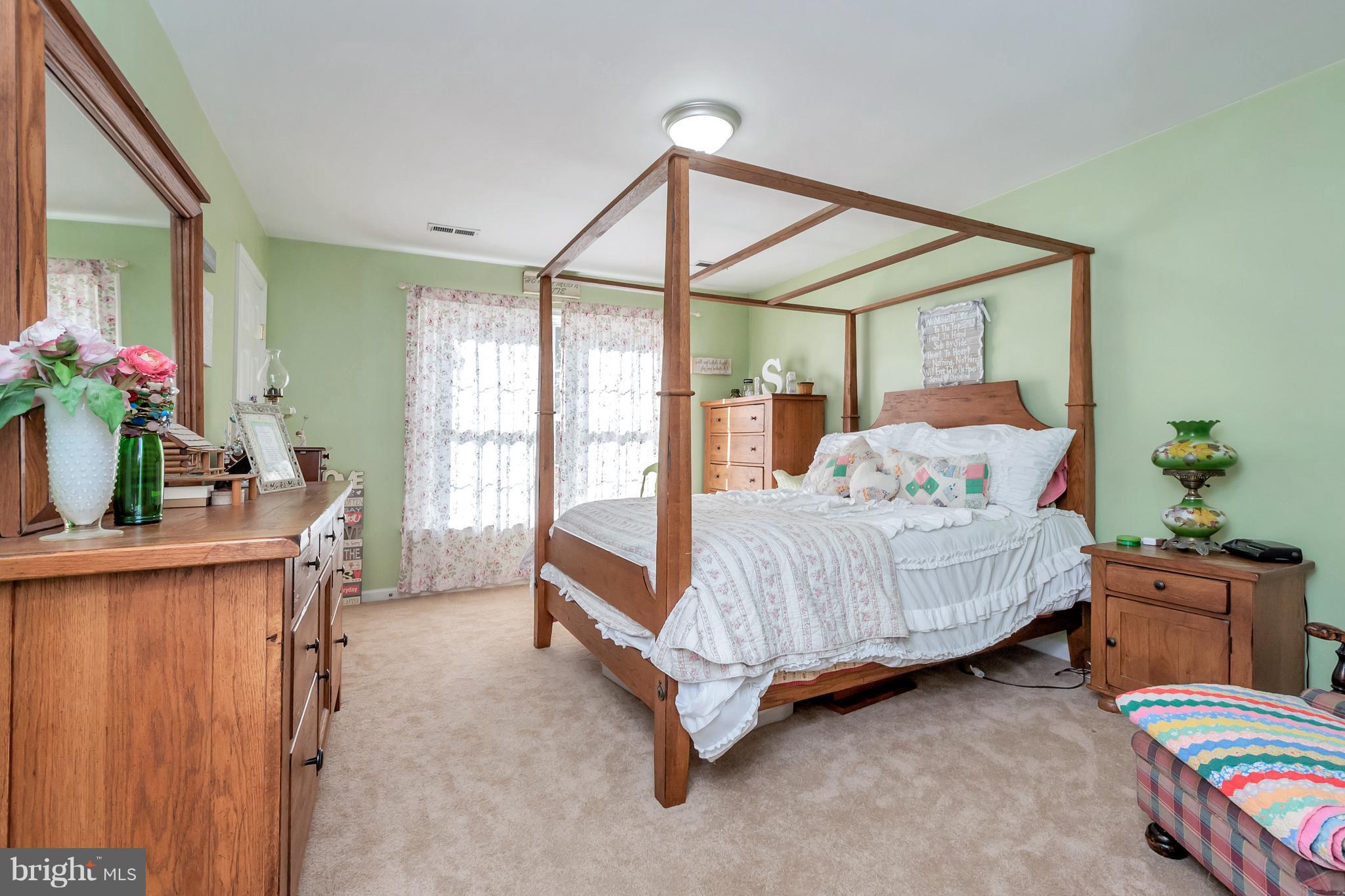 LAKE LAND - Residential