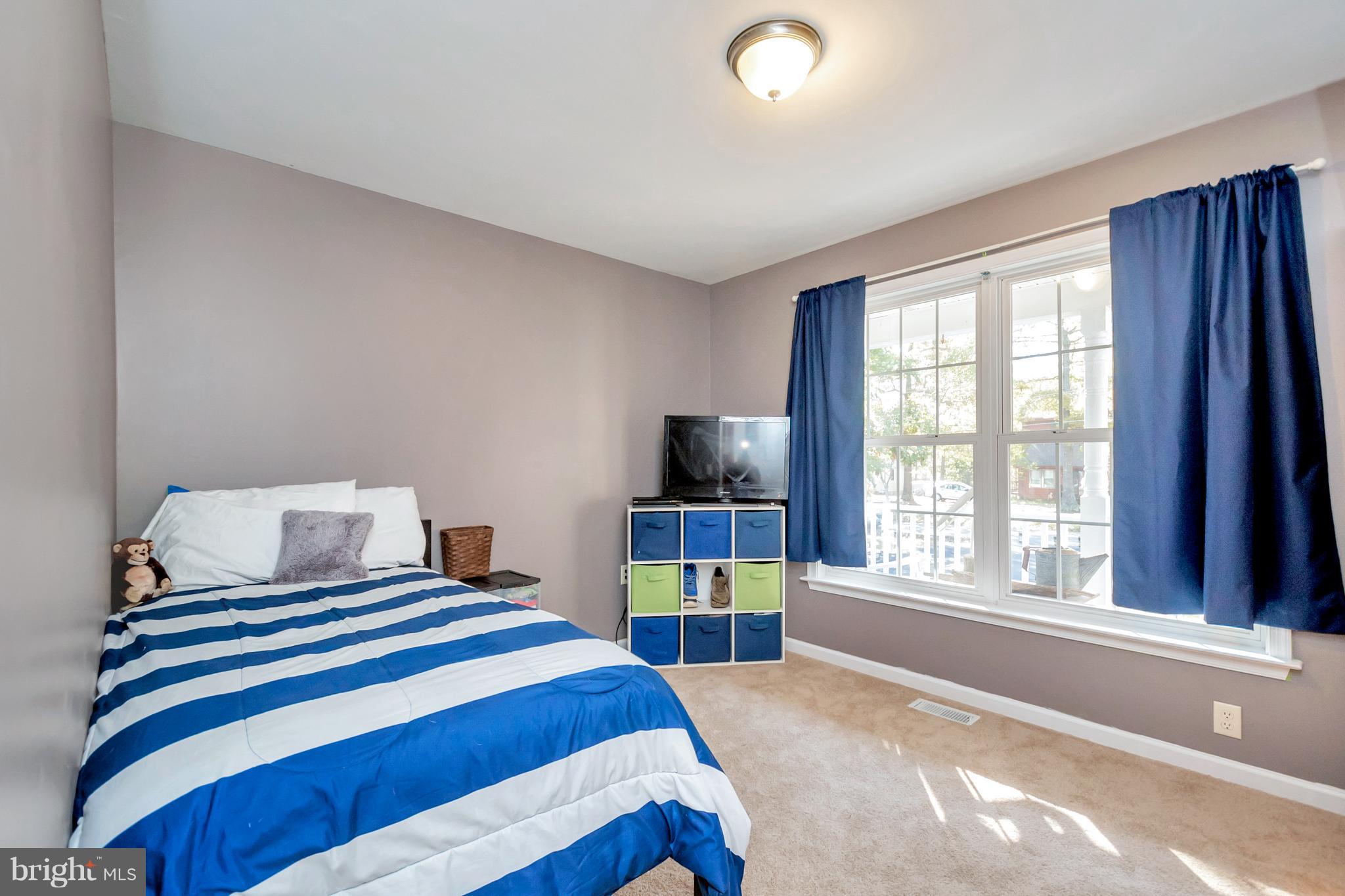 LAKE LAND - Residential