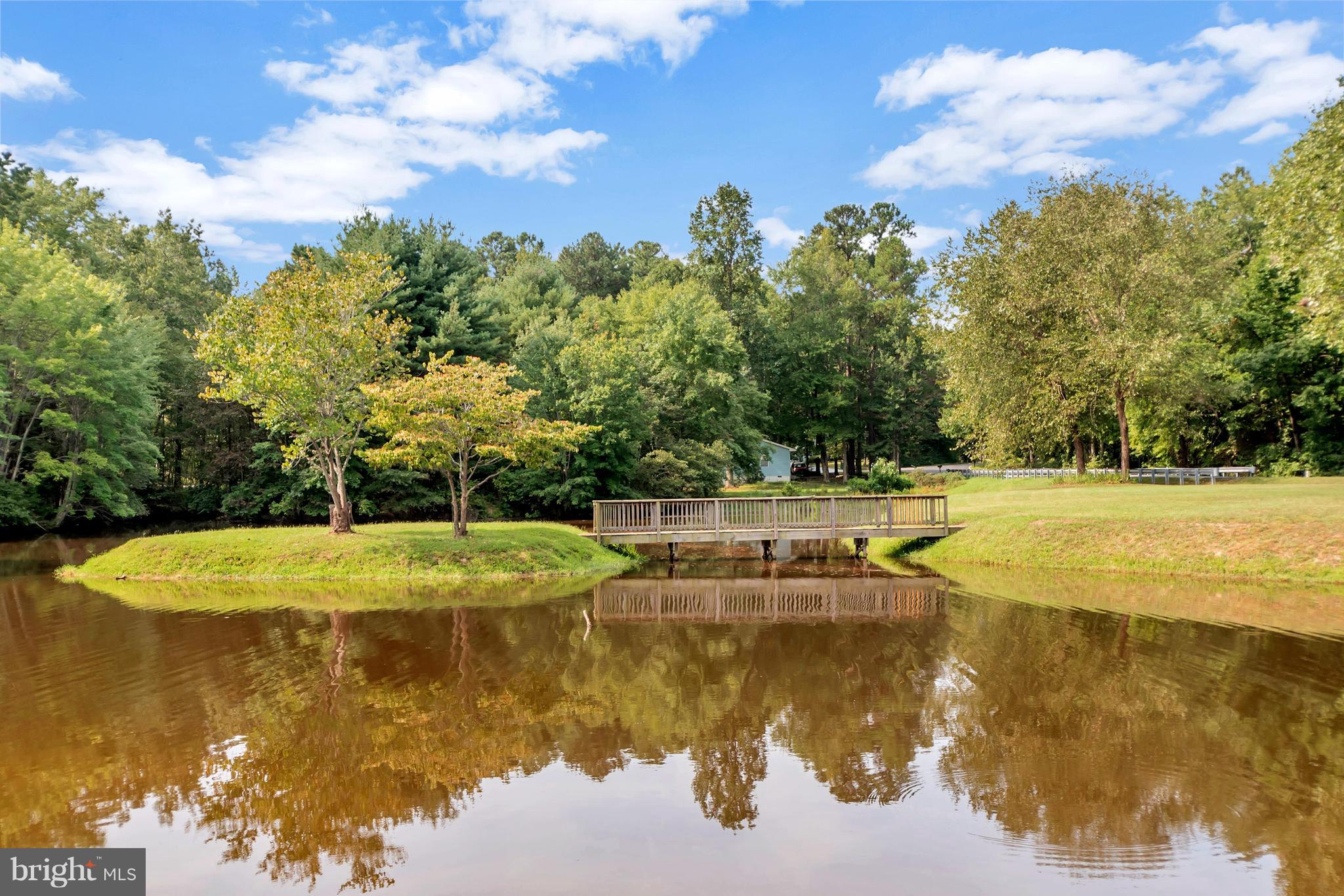 LAKE LAND - Residential
