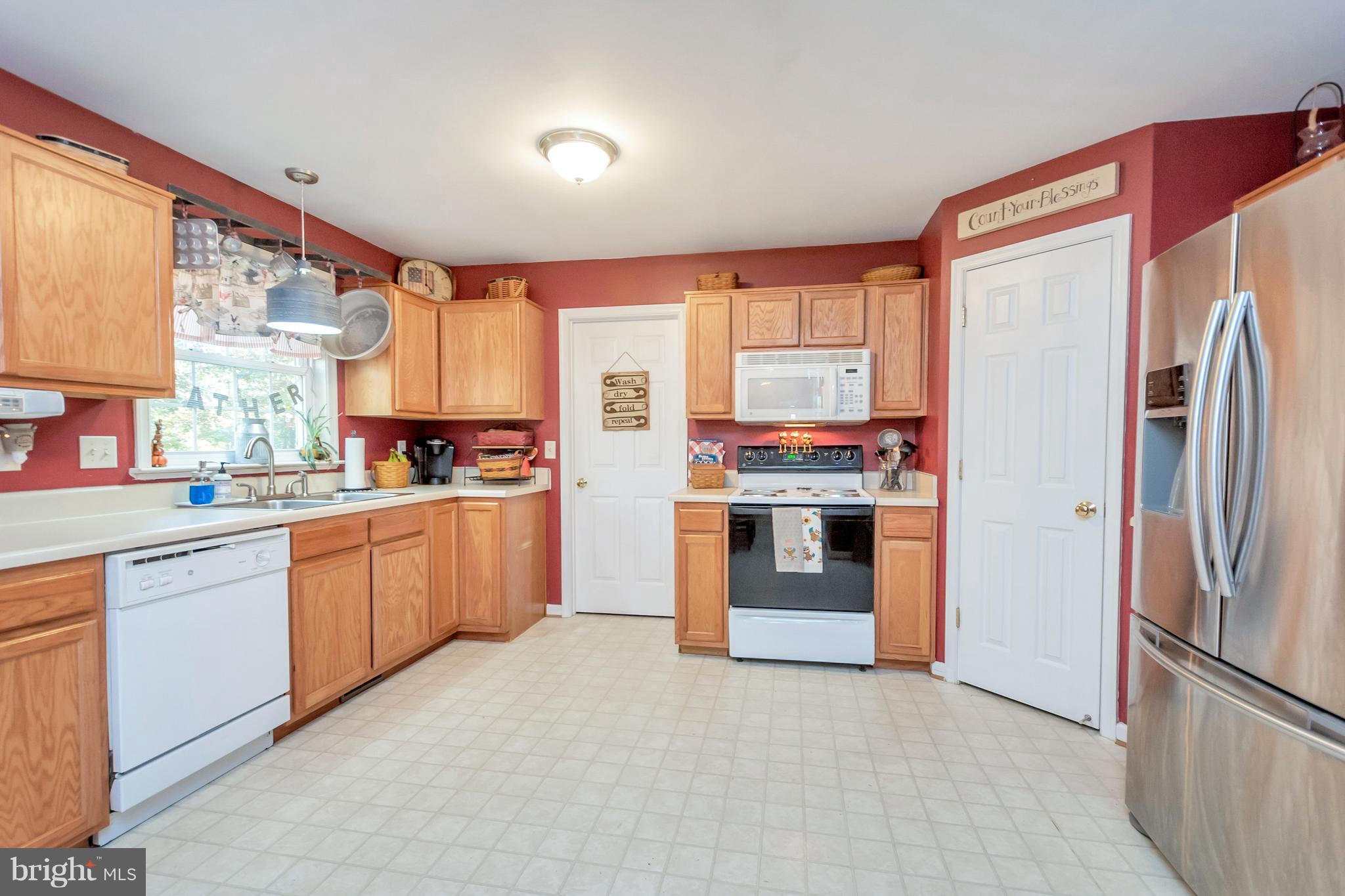 LAKE LAND - Residential