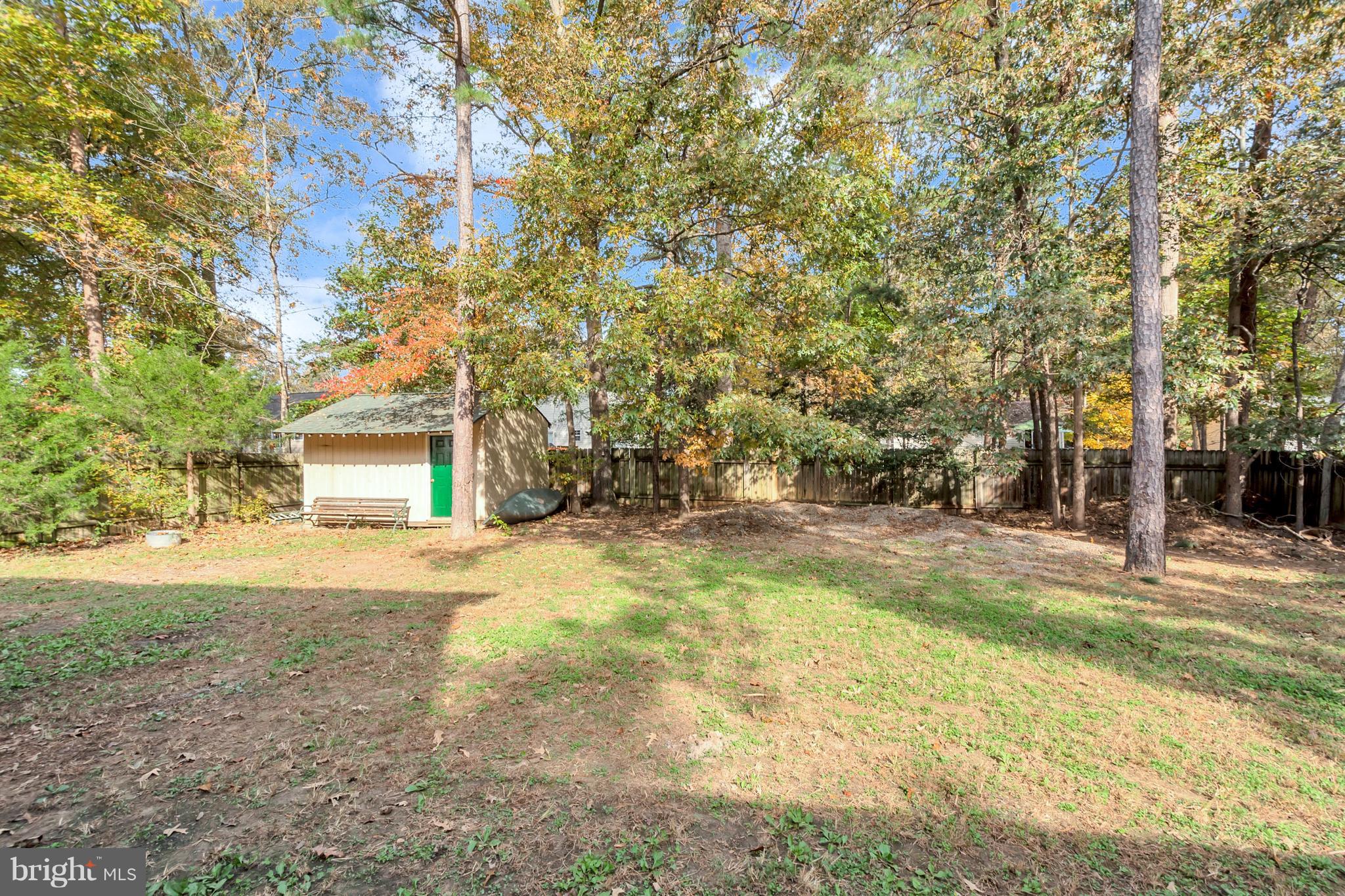 LAKE LAND - Residential