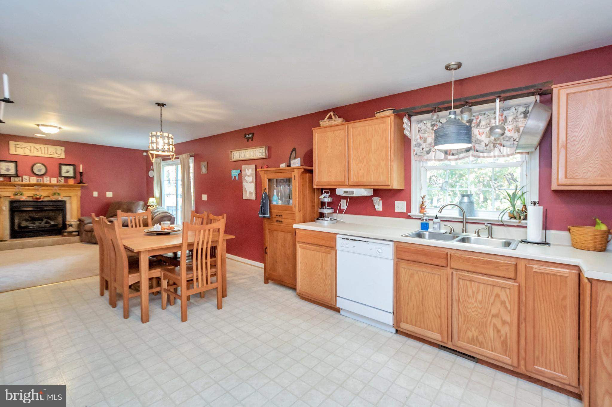 LAKE LAND - Residential