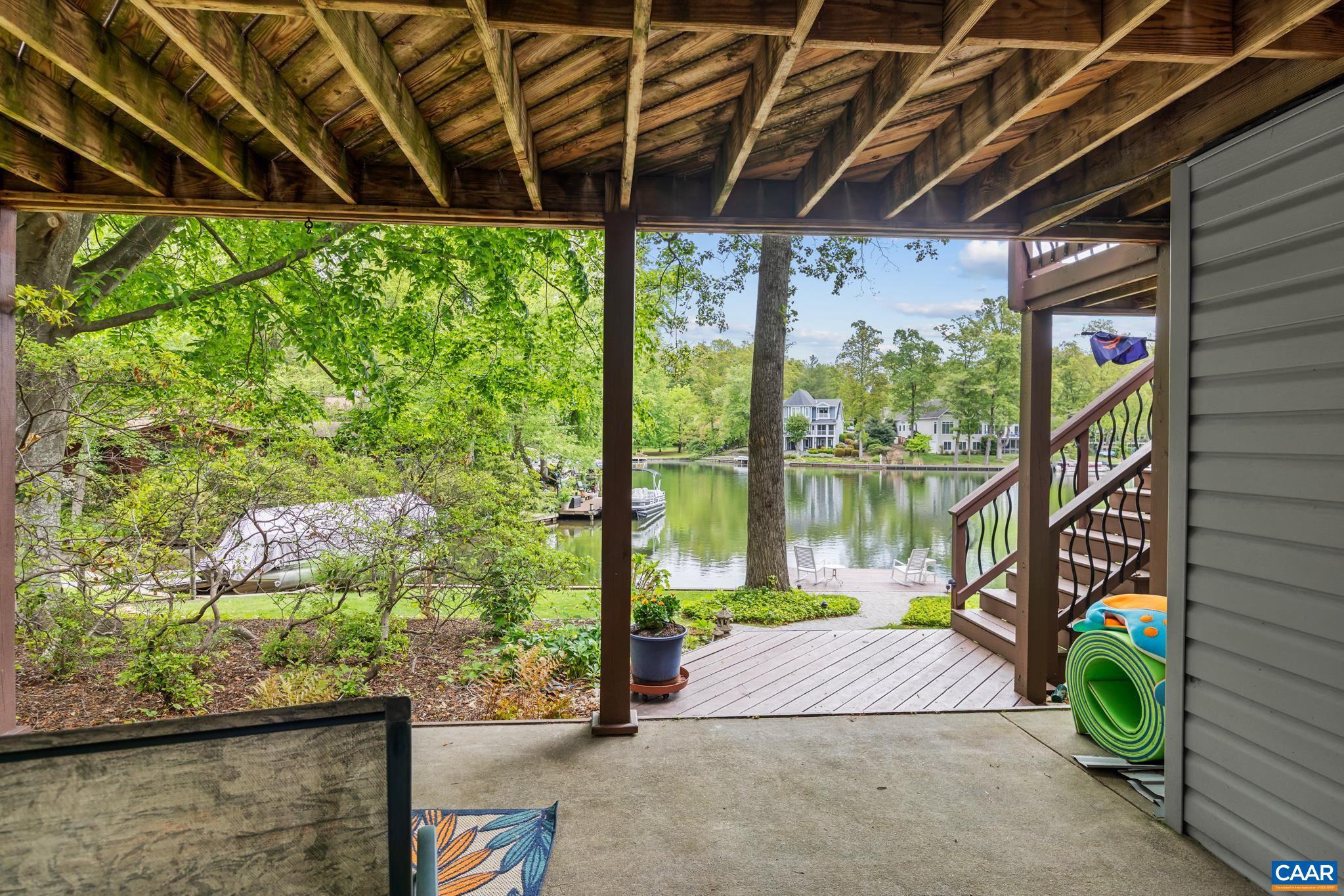 LAKE MONTICELLO - Residential