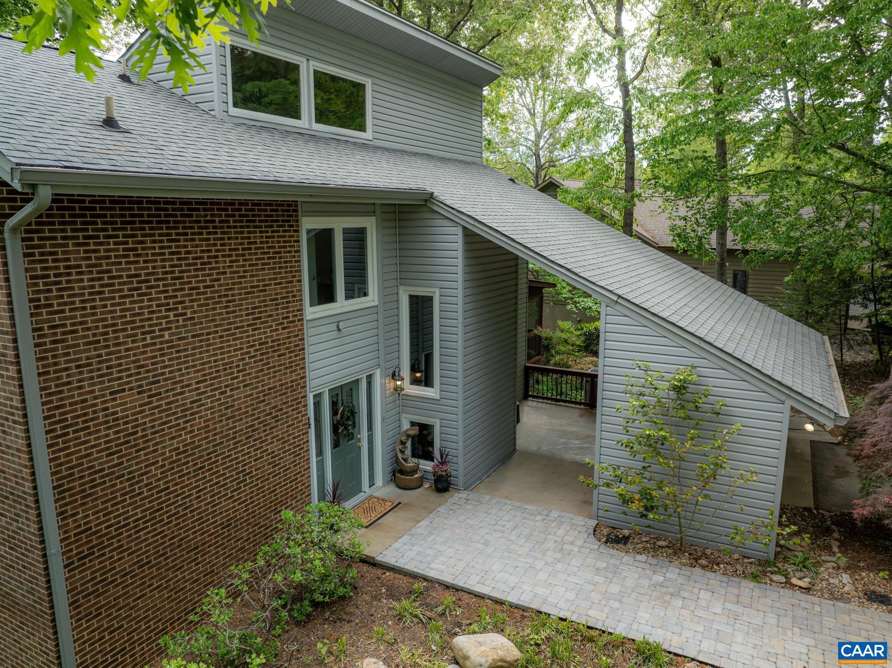 LAKE MONTICELLO - Residential