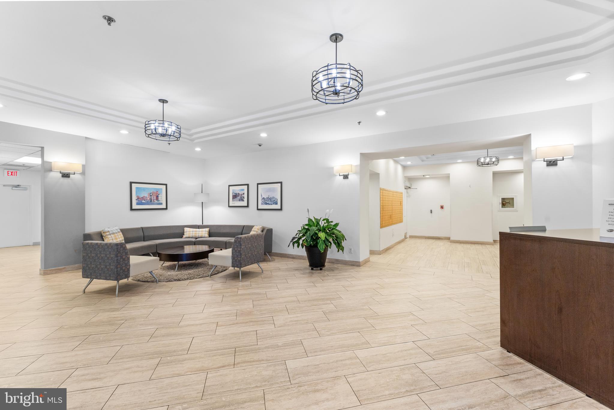 24 COURTHOUSE SQUARE 710