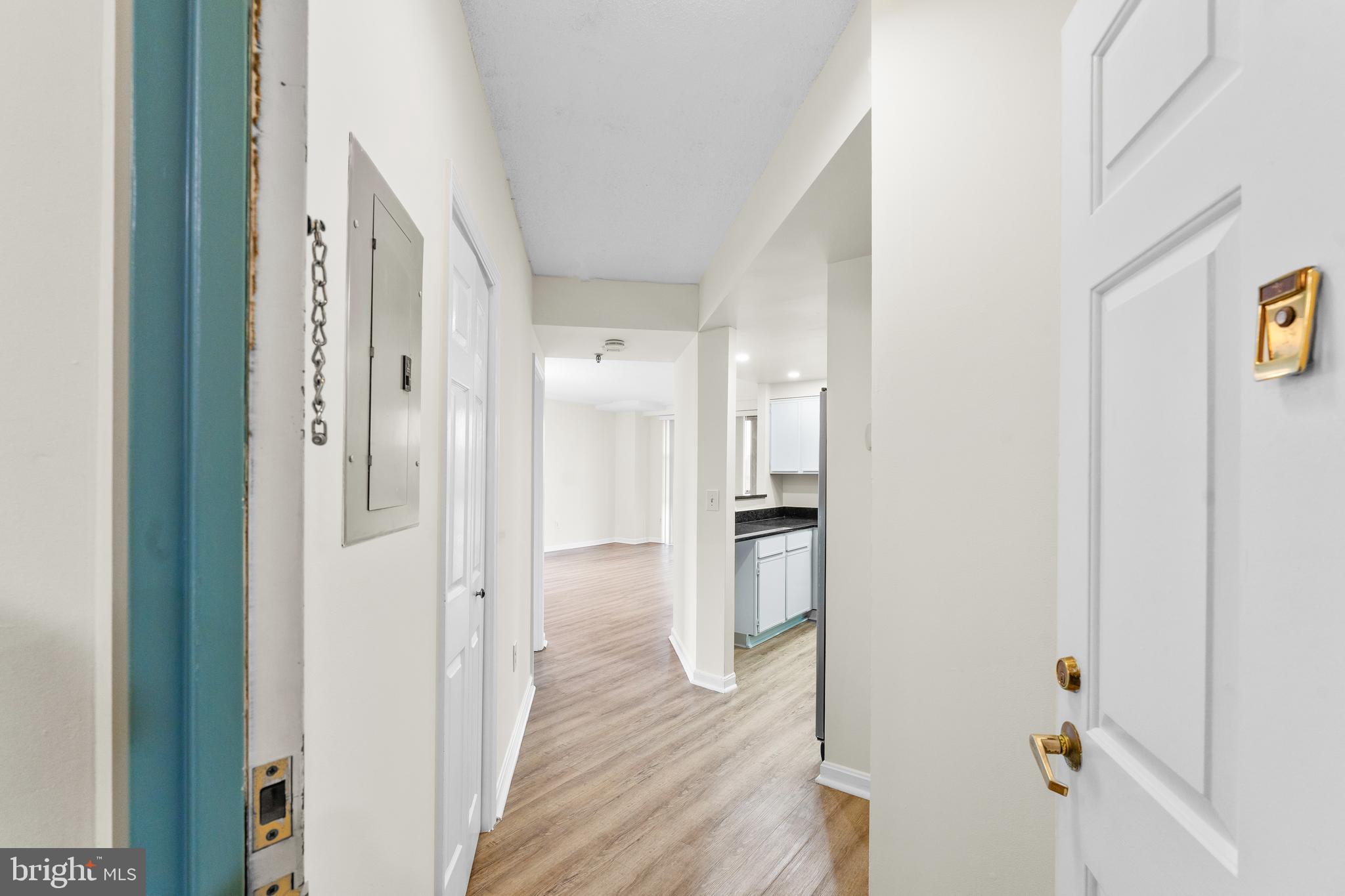 24 COURTHOUSE SQUARE 710