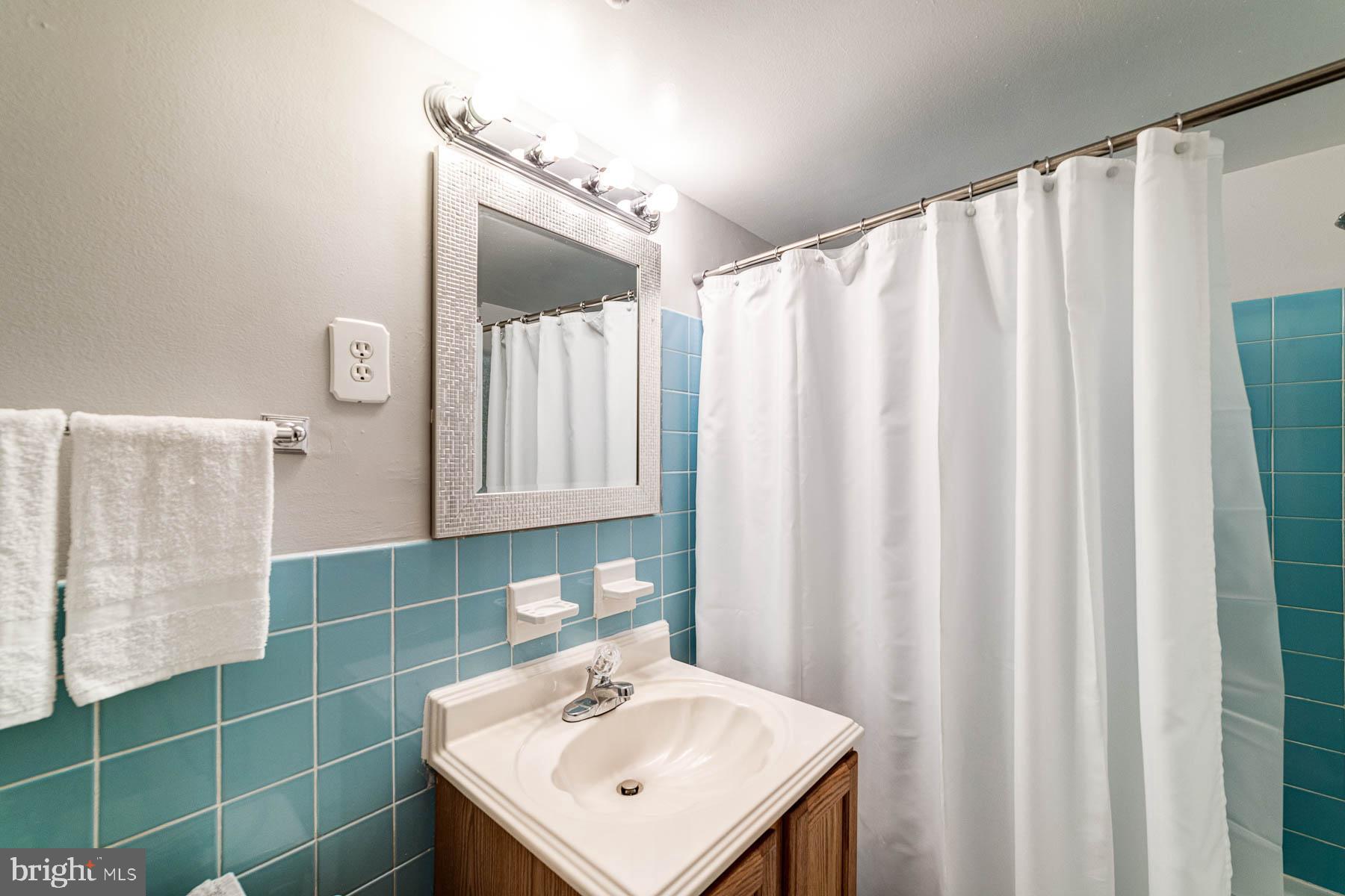 CANTERBURY SQUARE - Residential