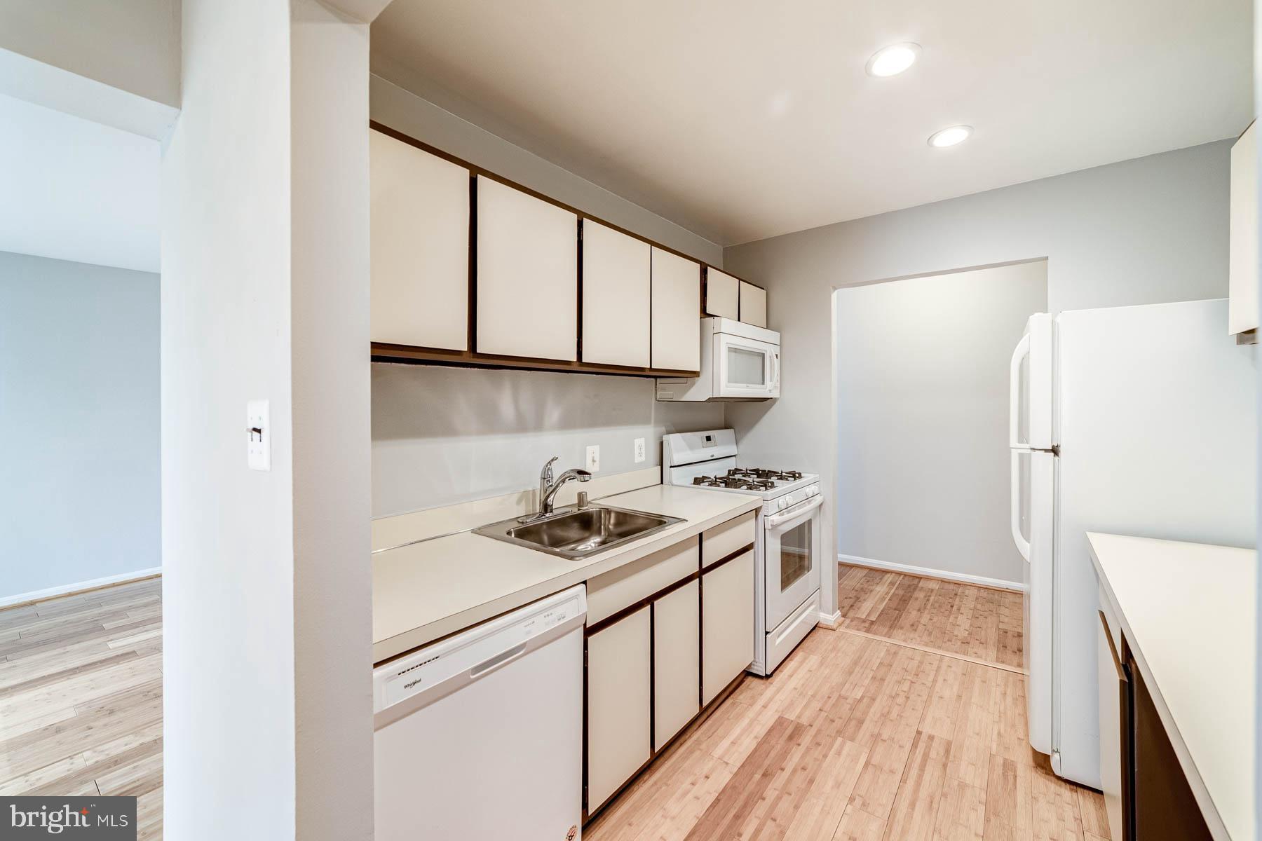 CANTERBURY SQUARE - Residential