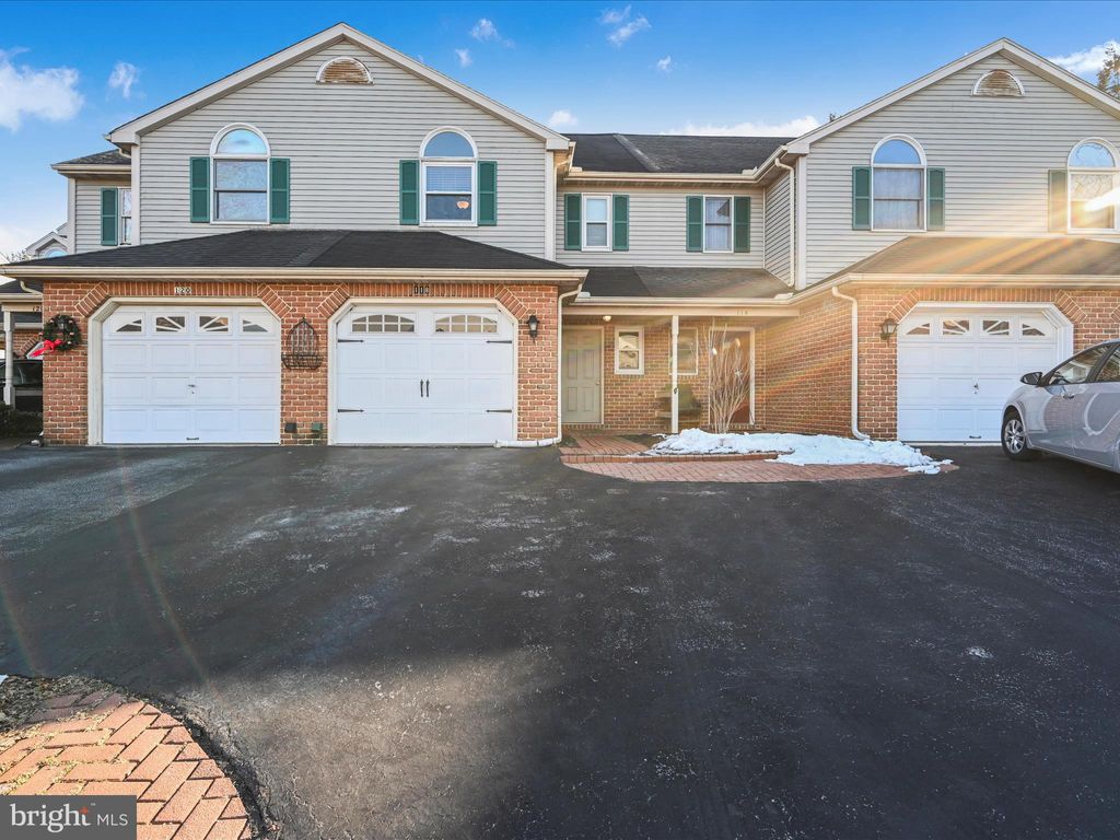 Photo of 118 Pepperton Court, LITITZ, PA 17543 (MLS # PALA2064520)