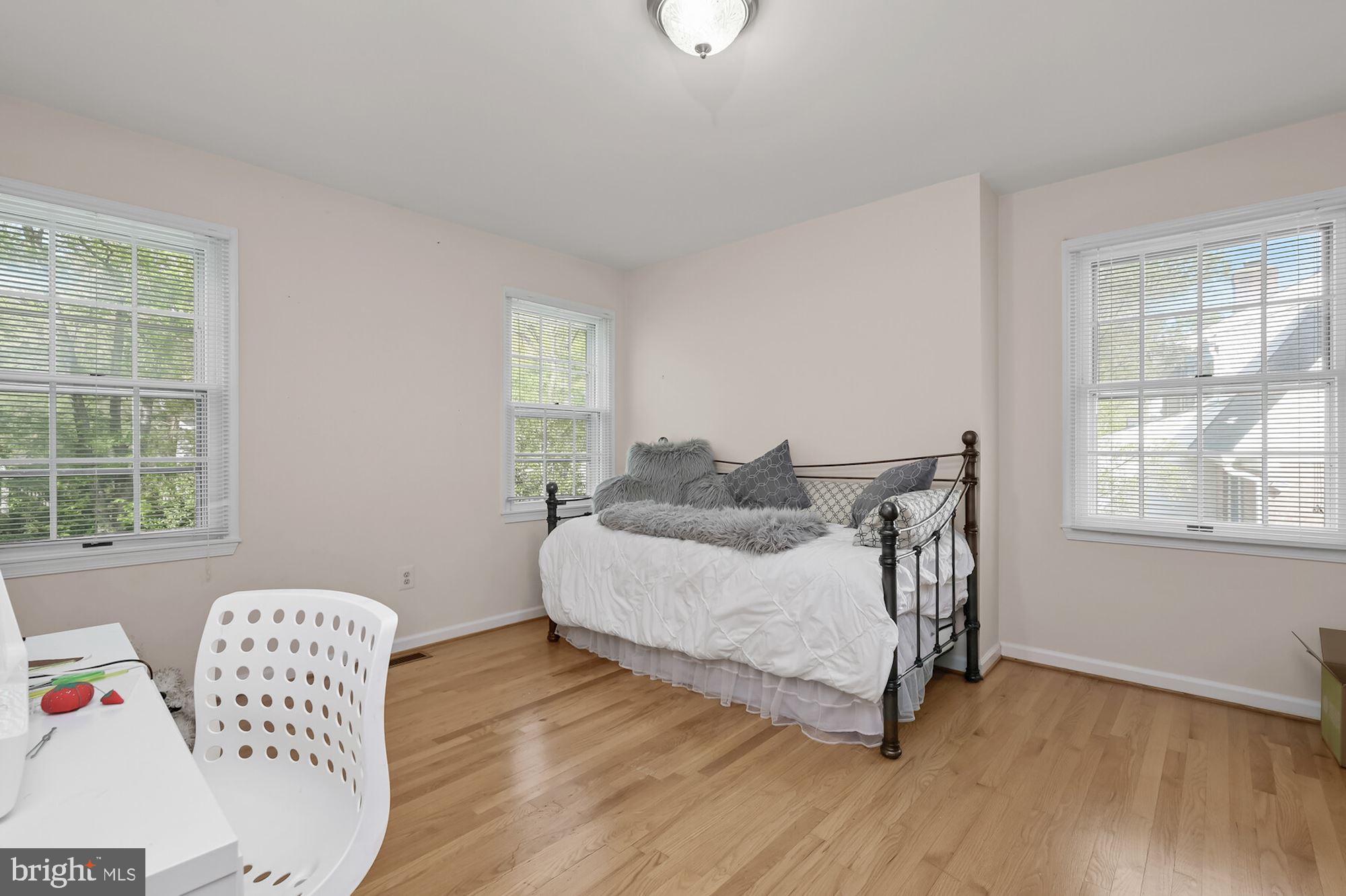 RIVER FALLS - Residential