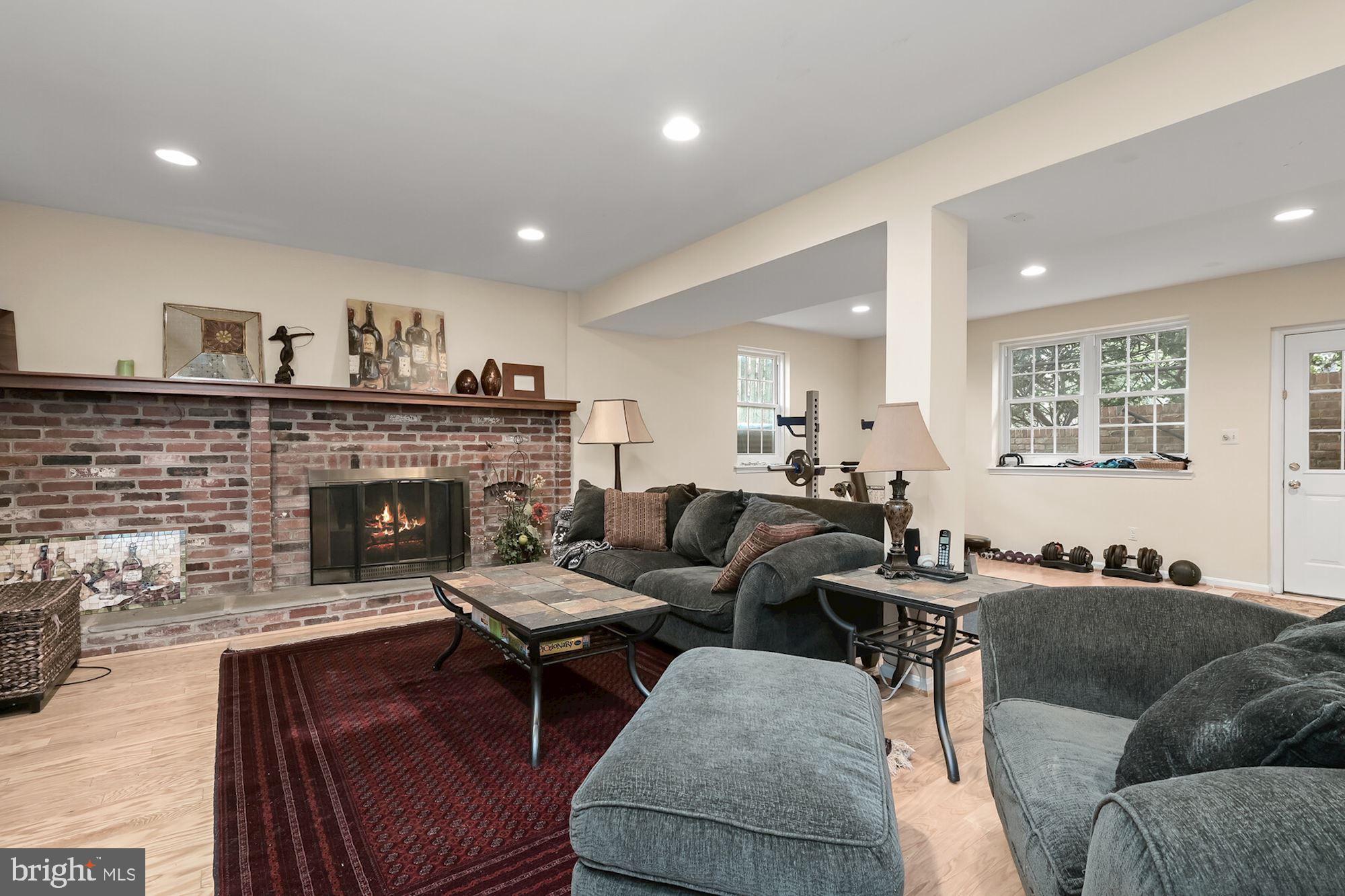 RIVER FALLS - Residential