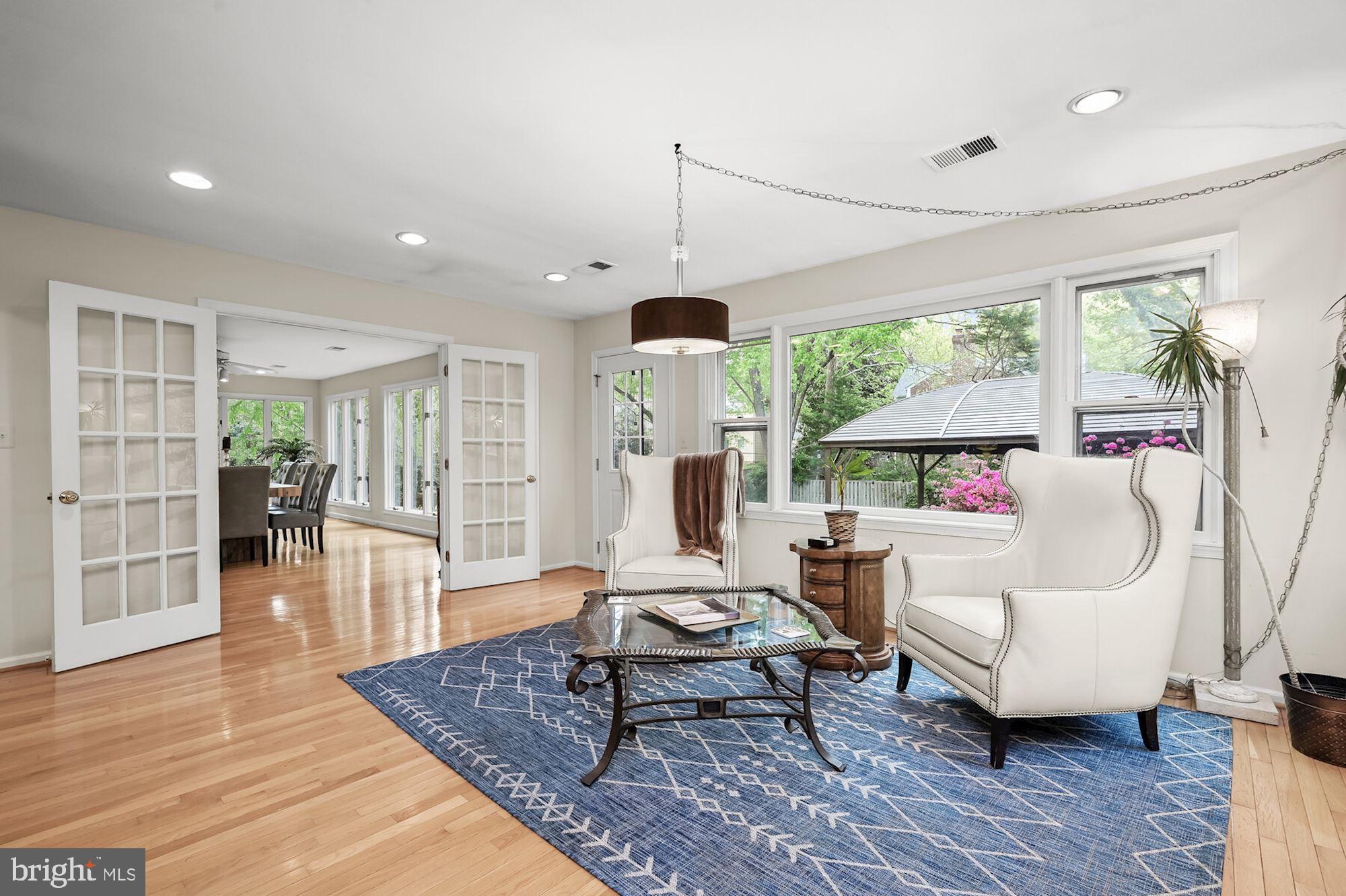 RIVER FALLS - Residential