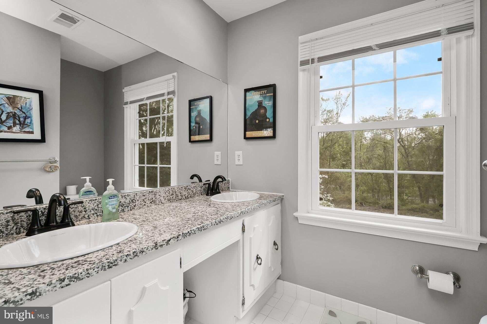 RIVER FALLS - Residential