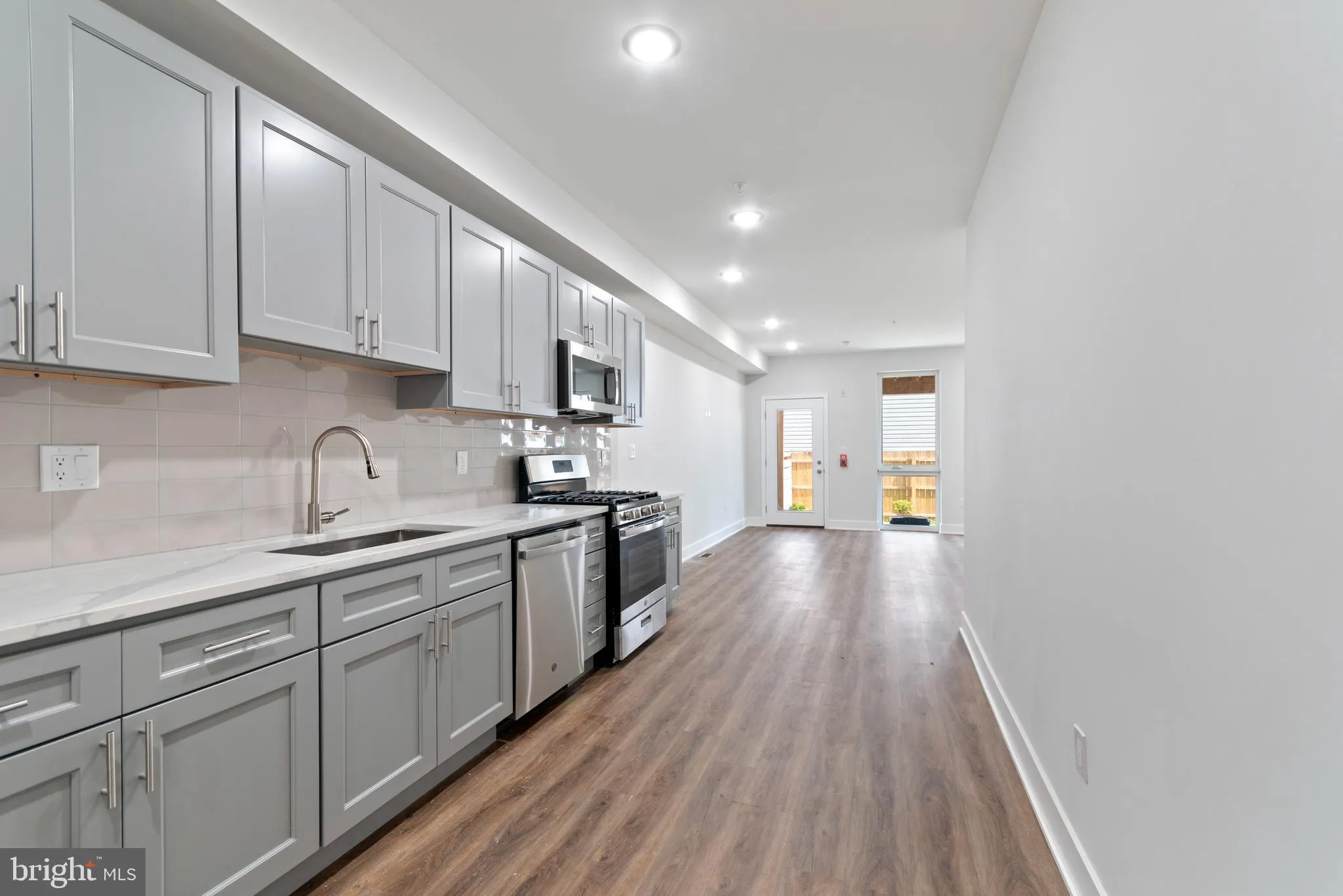Philadelphia, Pennsylvania 19122, United States, 3 Bedrooms Bedrooms, ,3 BathroomsBathrooms,Residential,Active,14627