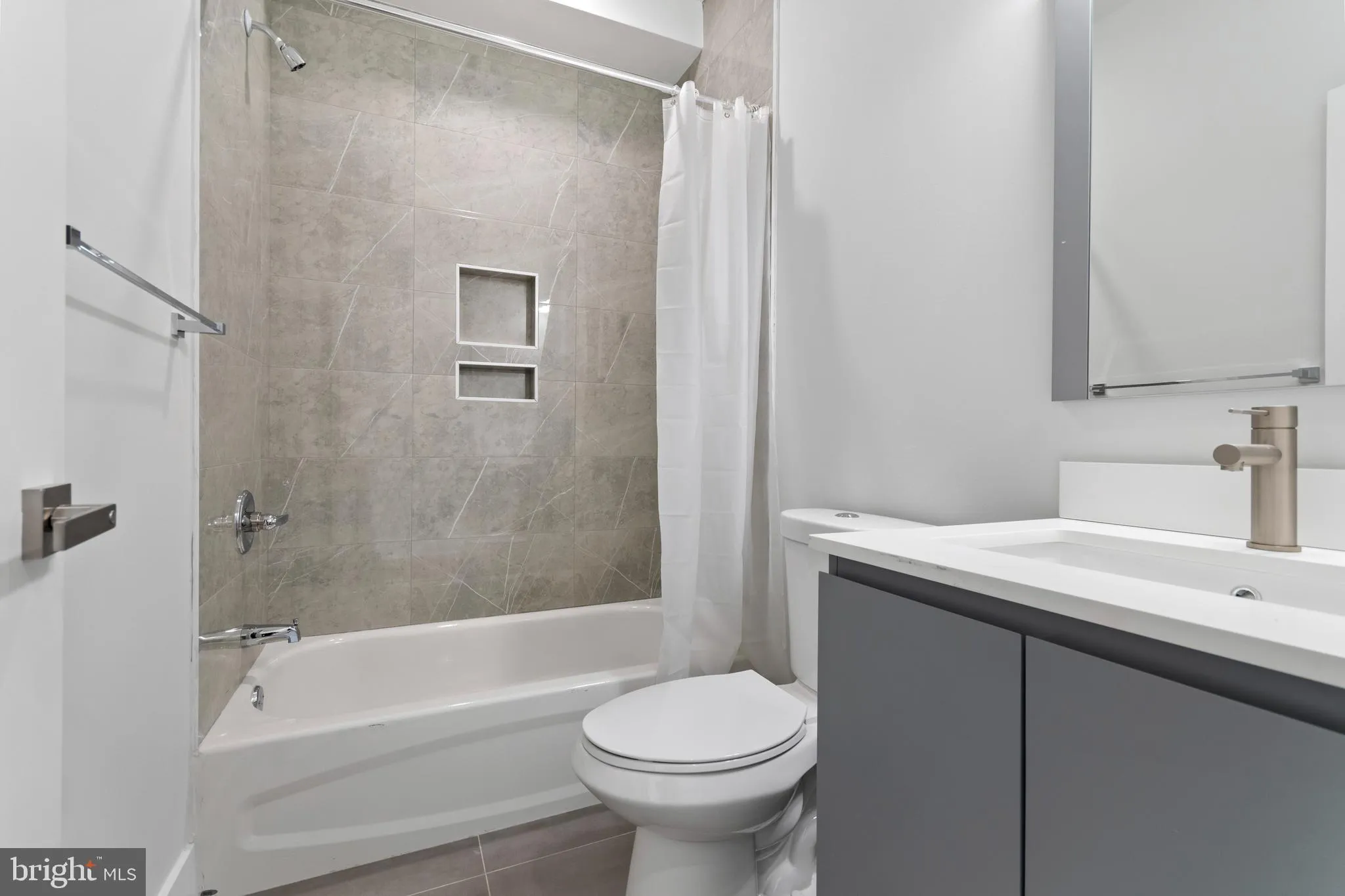Philadelphia, Pennsylvania 19122, United States, 3 Bedrooms Bedrooms, ,3 BathroomsBathrooms,Residential,Active,14627