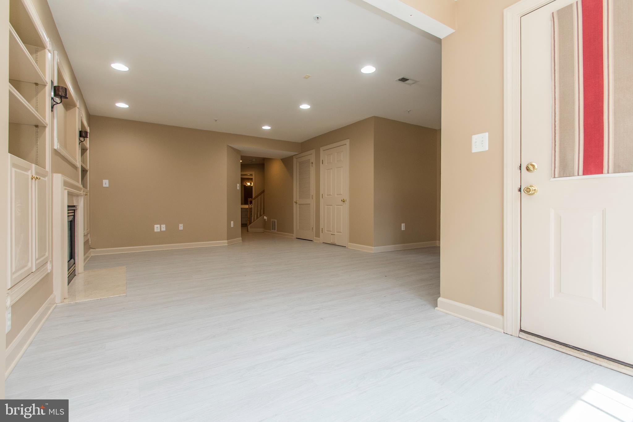 KINGSVIEW VILLAGE - Residential Lease