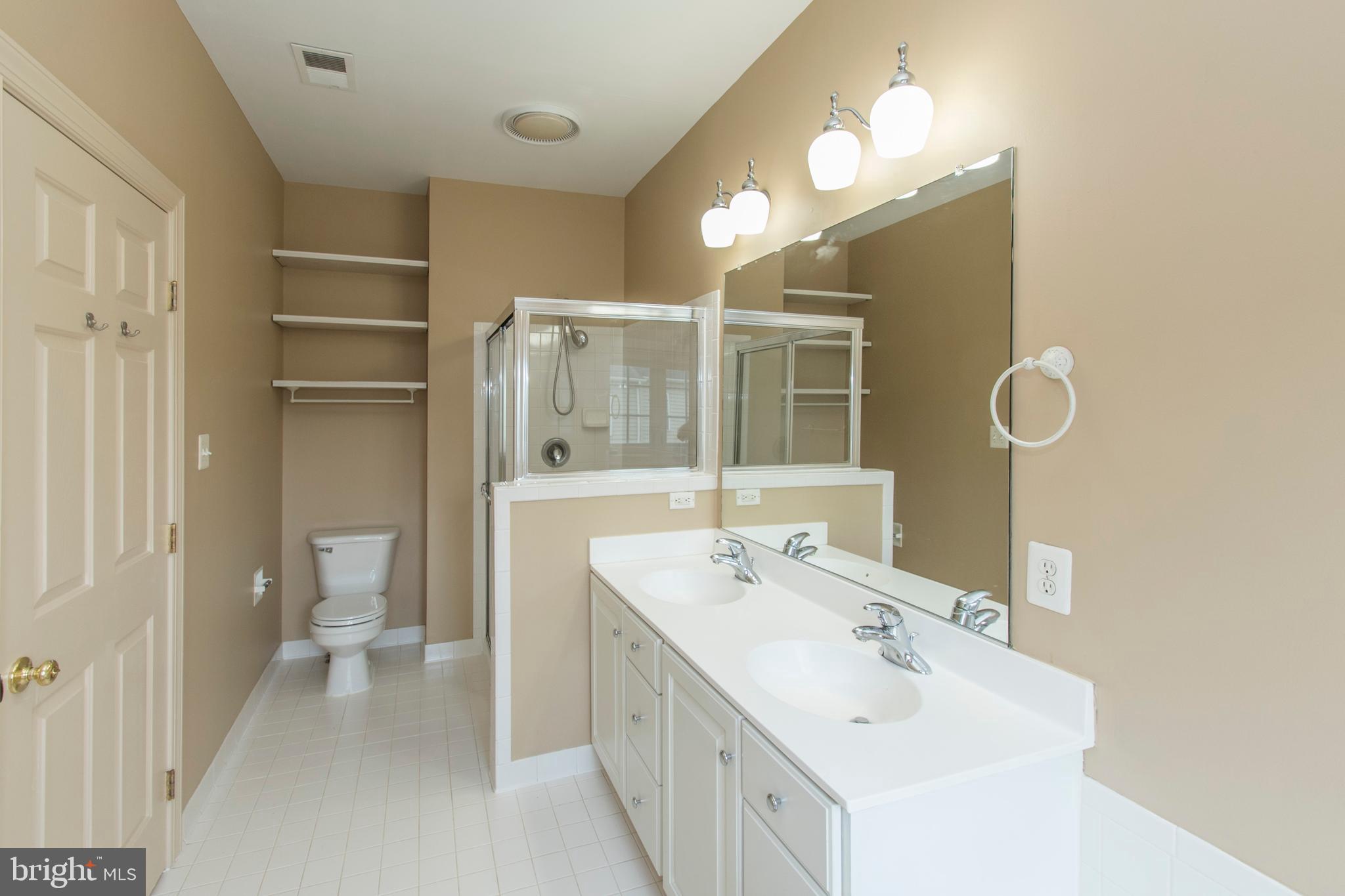 KINGSVIEW VILLAGE - Residential Lease