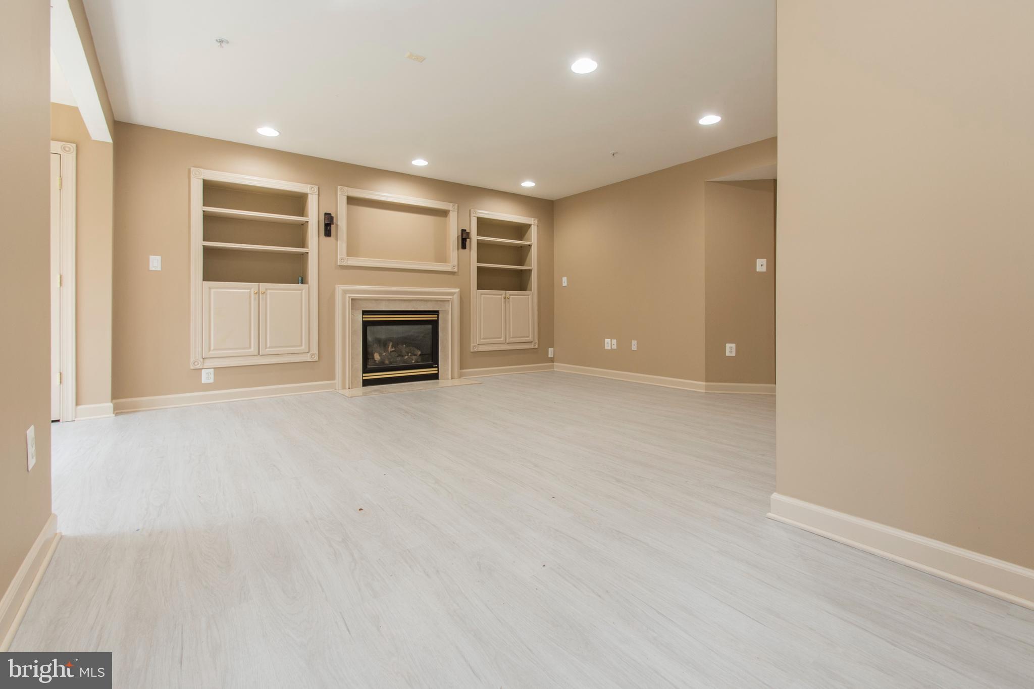 KINGSVIEW VILLAGE - Residential Lease