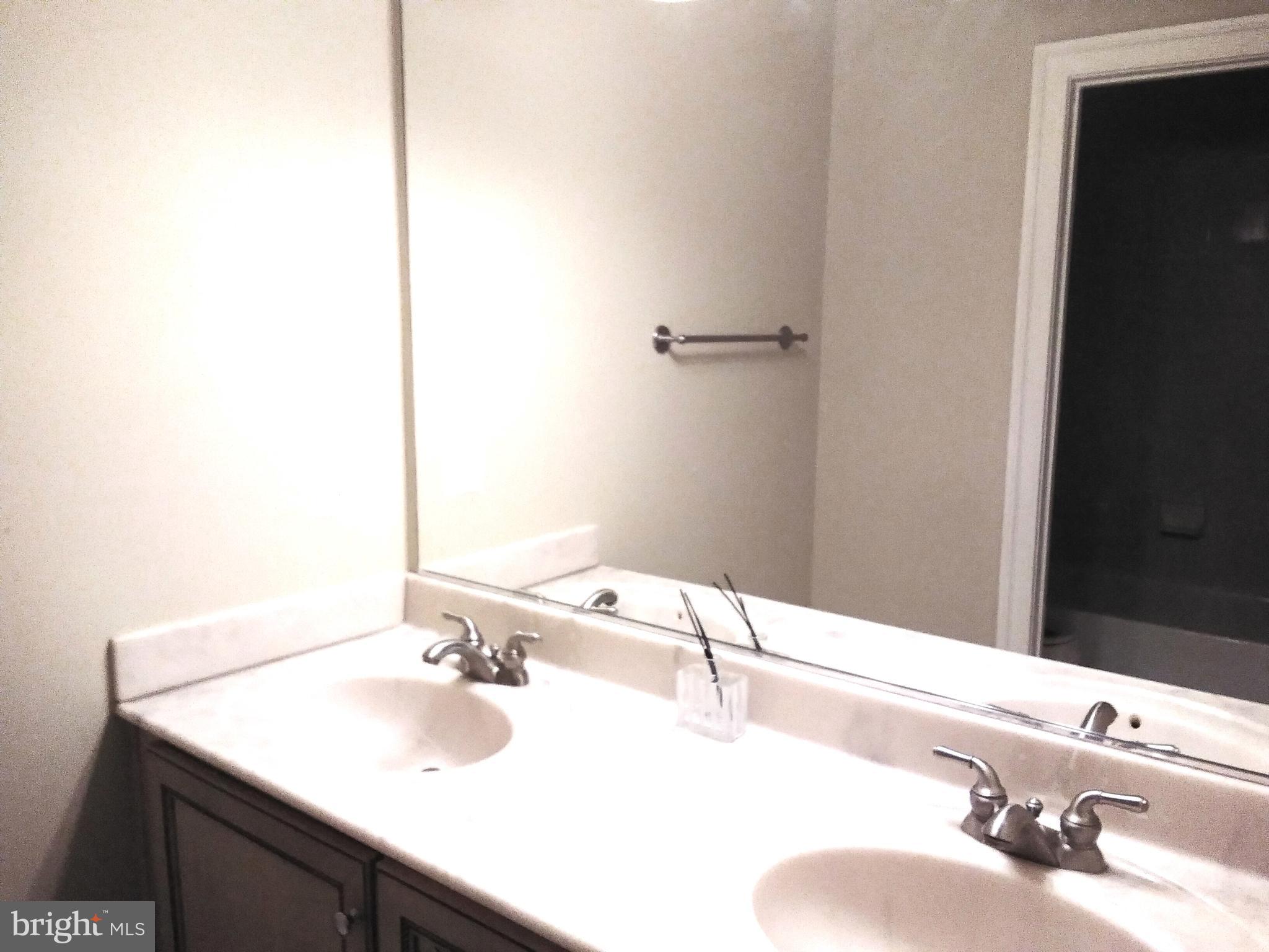 FAIRFAX PARK - Residential Lease