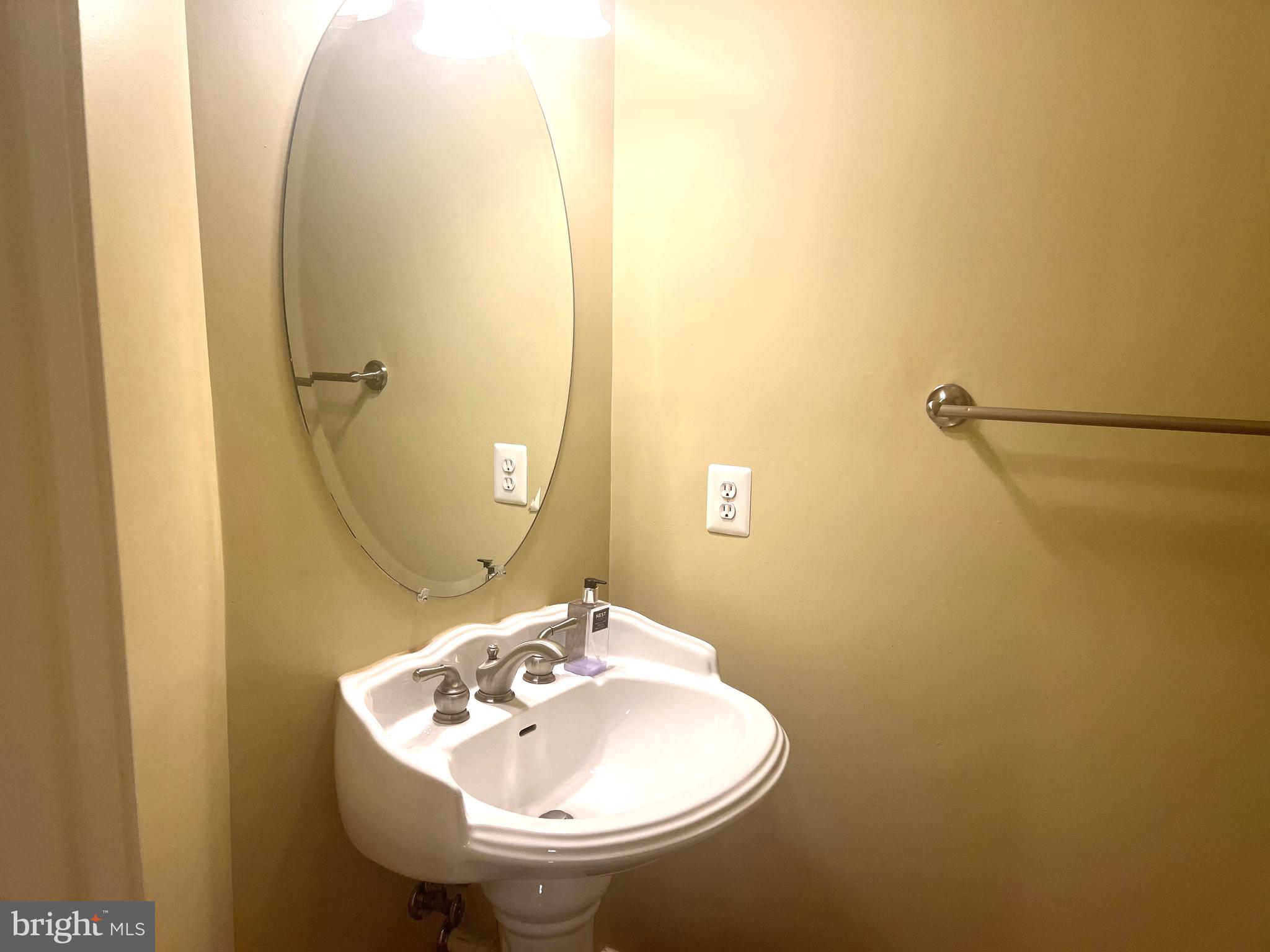 FAIRFAX PARK - Residential Lease