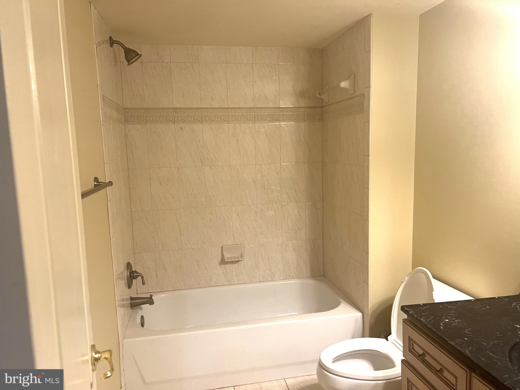 FAIRFAX PARK - Residential Lease