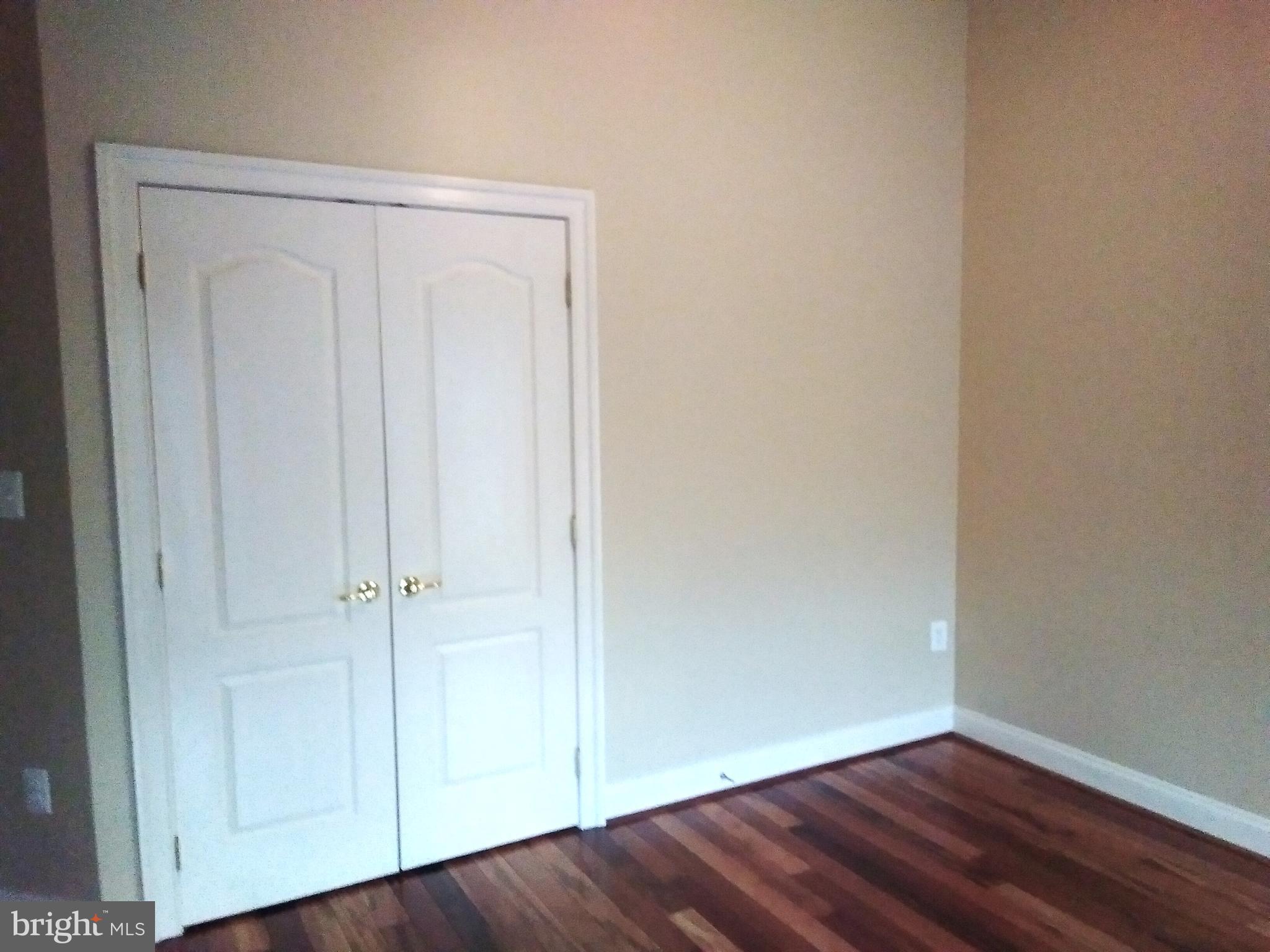 FAIRFAX PARK - Residential Lease