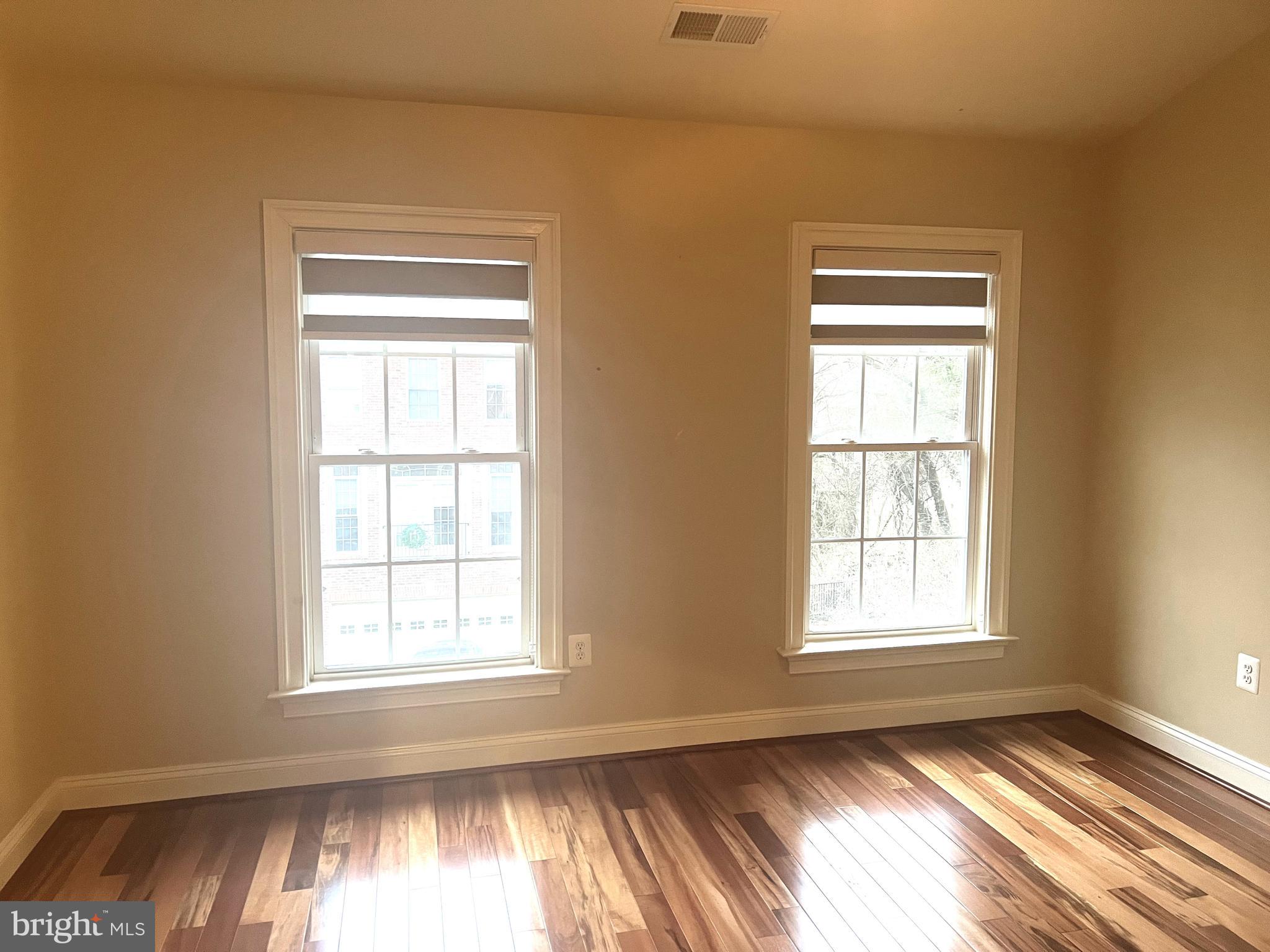 FAIRFAX PARK - Residential Lease