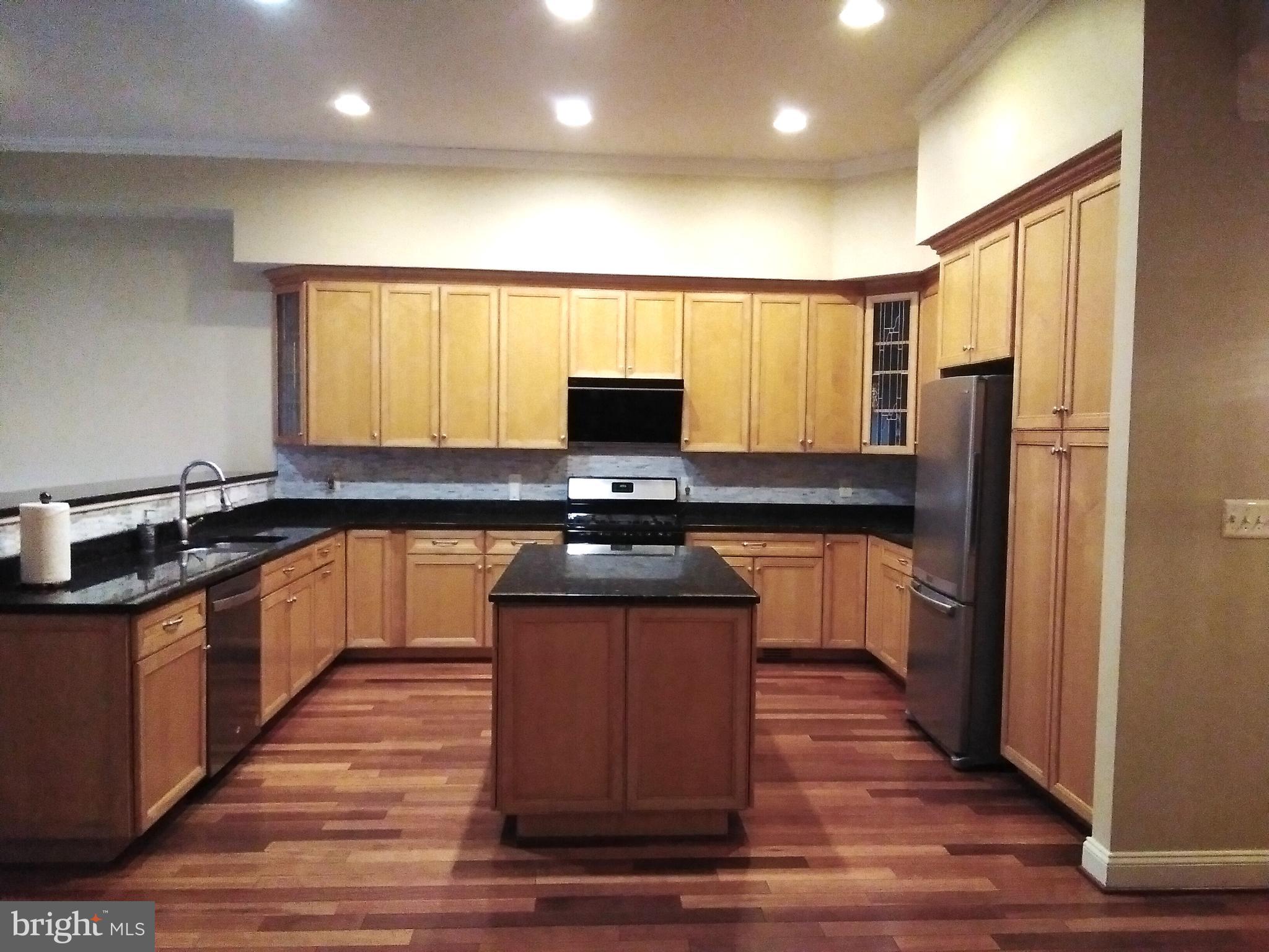 FAIRFAX PARK - Residential Lease