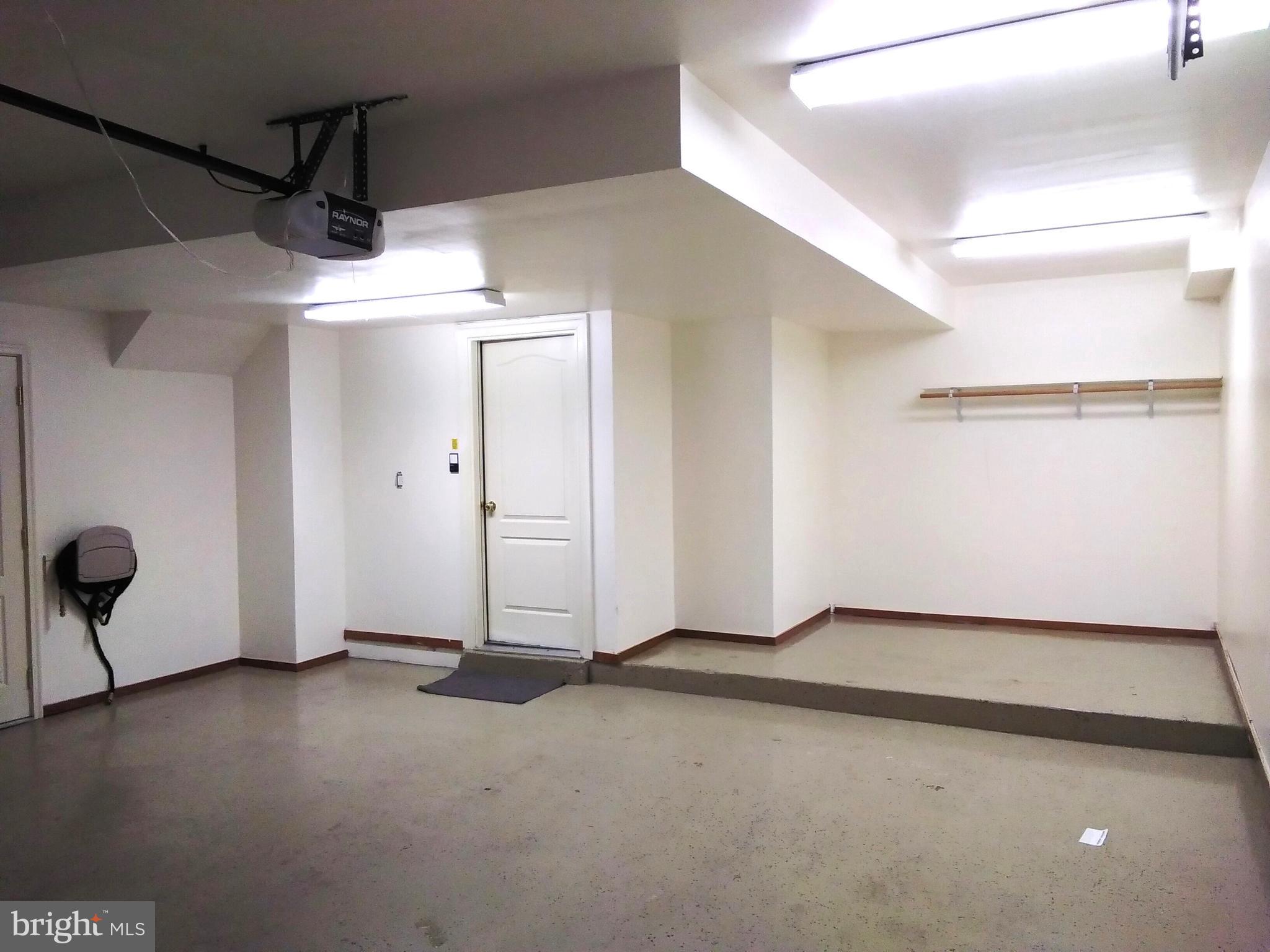 FAIRFAX PARK - Residential Lease