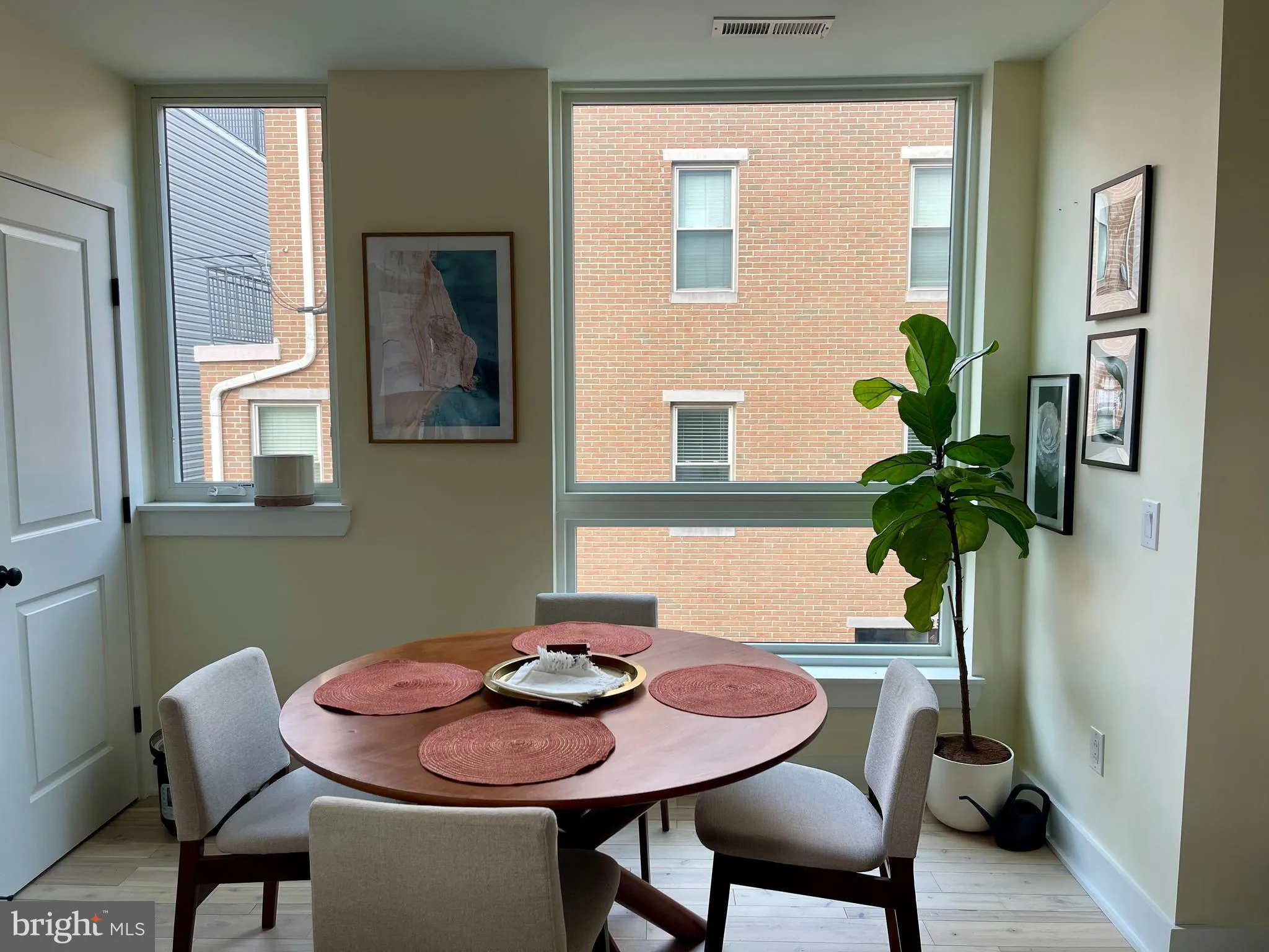 Philadelphia, Pennsylvania 19146, United States, 2 Bedrooms Bedrooms, ,3 BathroomsBathrooms,Residential,Active,128928