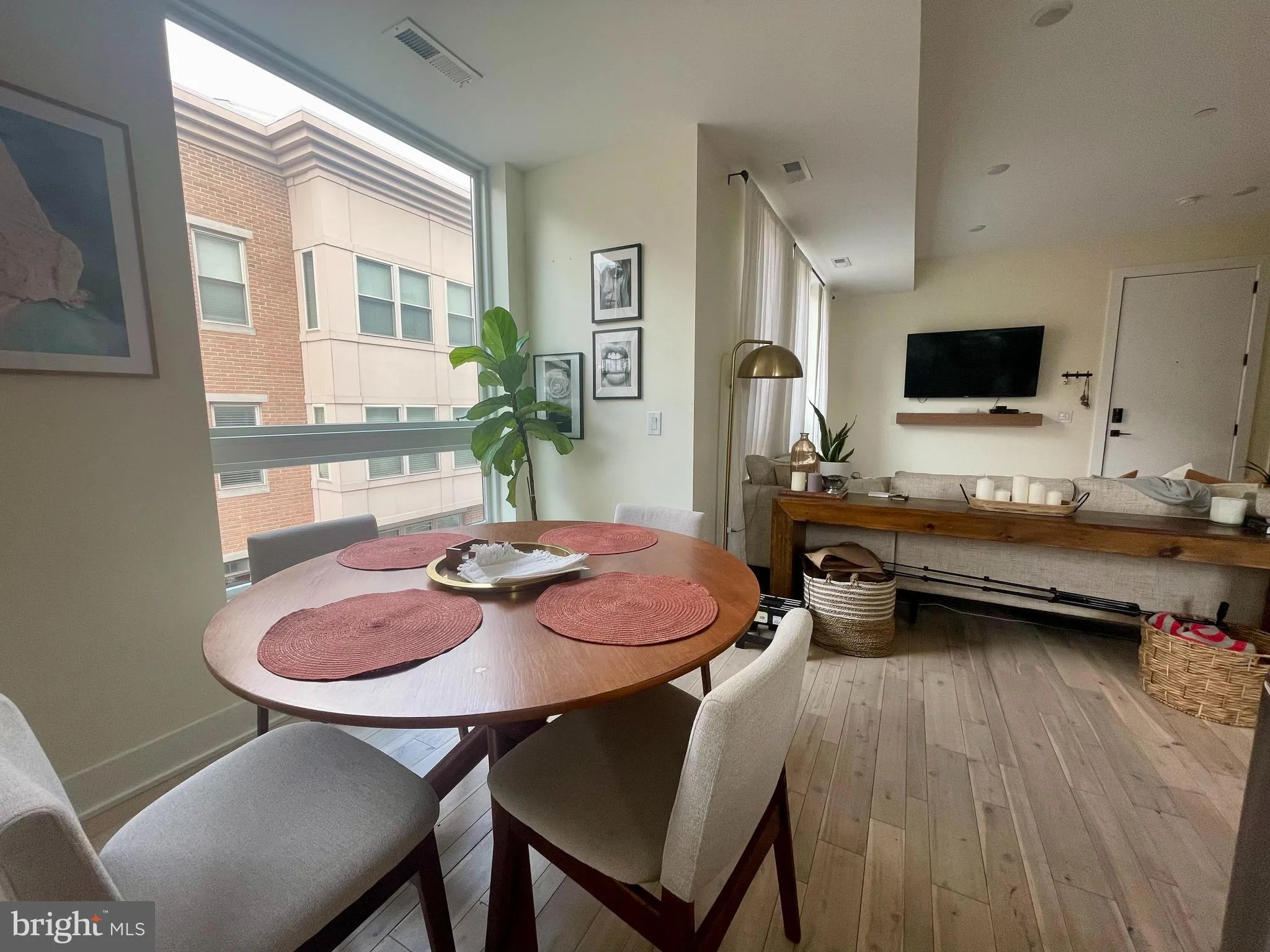 Philadelphia, Pennsylvania 19146, United States, 2 Bedrooms Bedrooms, ,3 BathroomsBathrooms,Residential,Active,128928