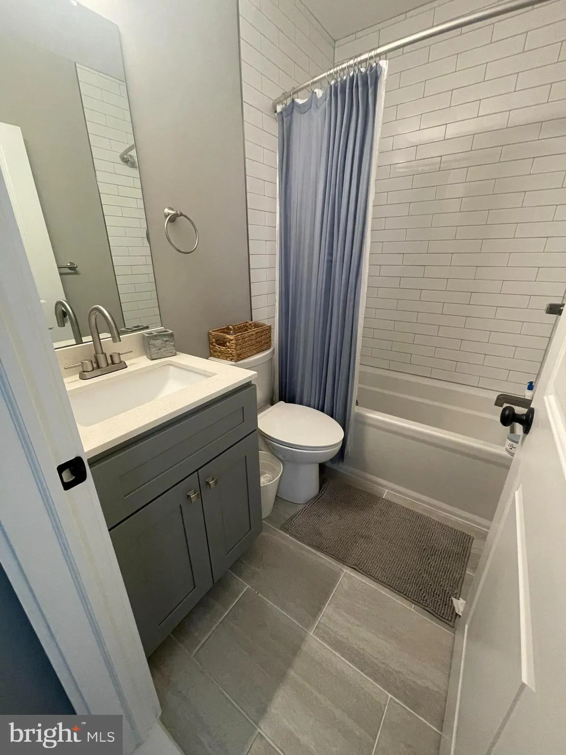 Philadelphia, Pennsylvania 19146, United States, 2 Bedrooms Bedrooms, ,3 BathroomsBathrooms,Residential,Active,128928