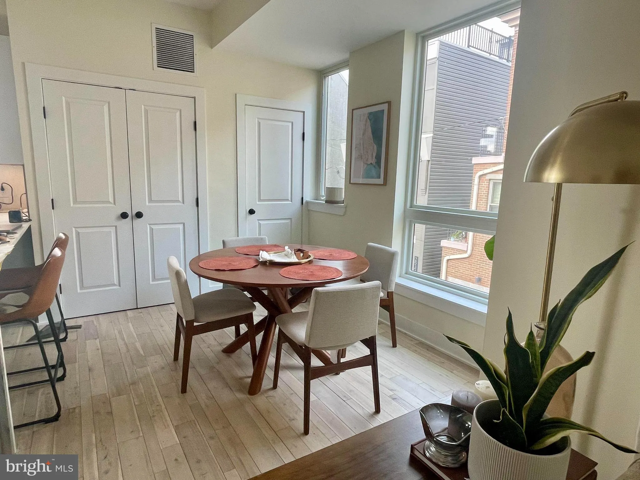 Philadelphia, Pennsylvania 19146, United States, 2 Bedrooms Bedrooms, ,3 BathroomsBathrooms,Residential,Active,128928