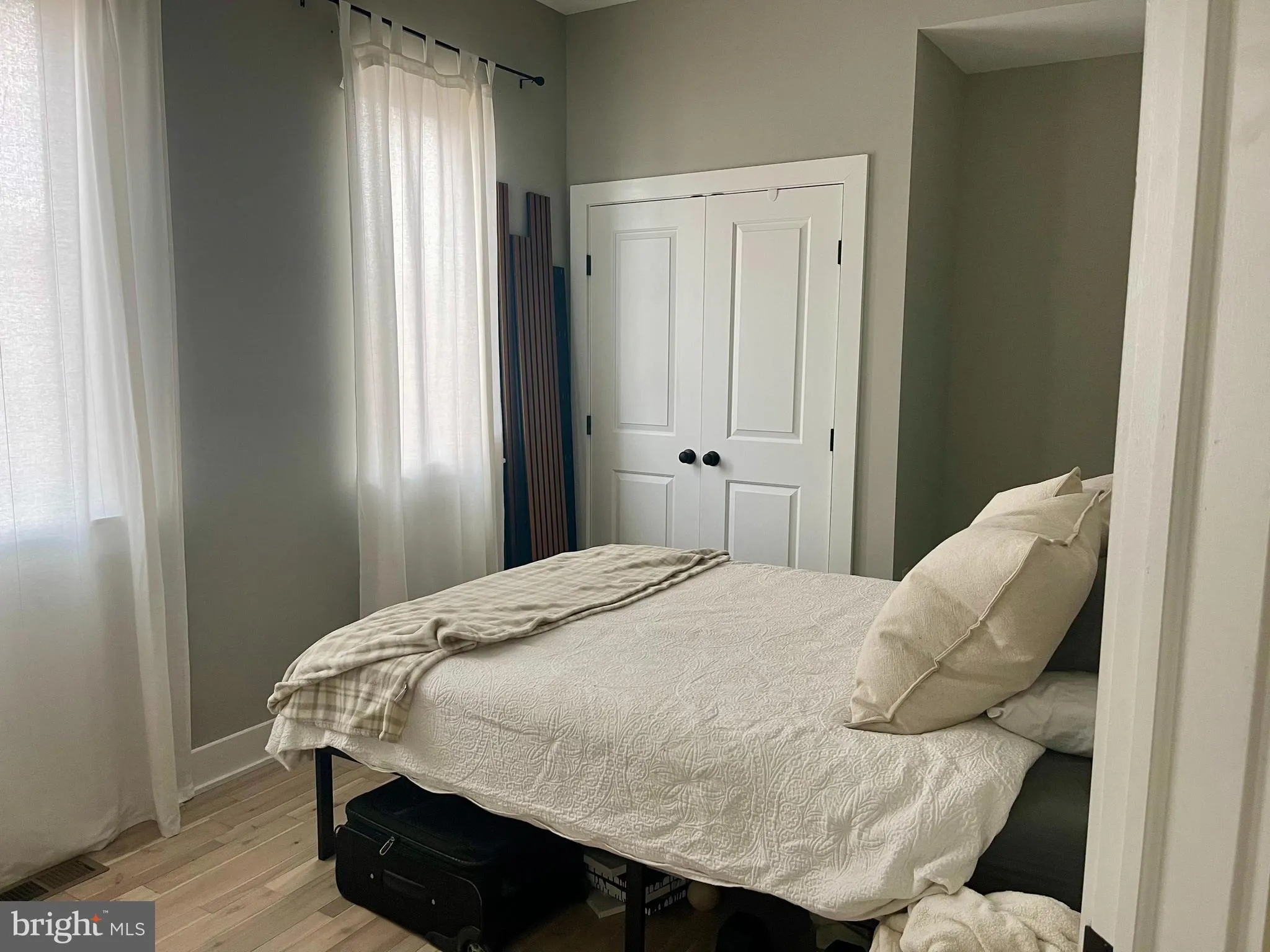 Philadelphia, Pennsylvania 19146, United States, 2 Bedrooms Bedrooms, ,3 BathroomsBathrooms,Residential,Active,128928