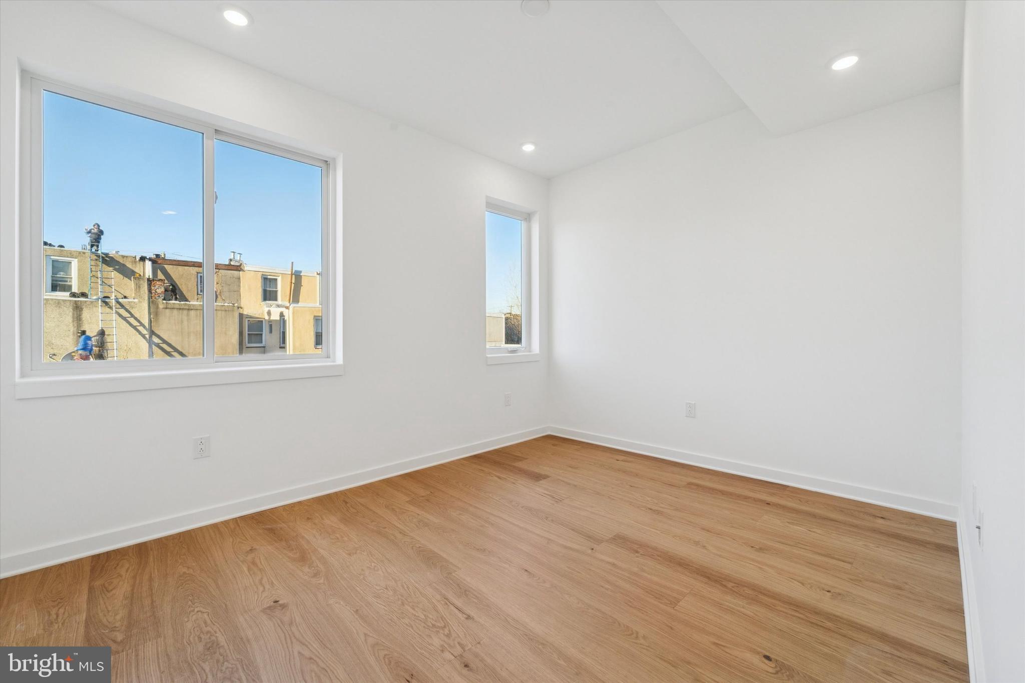 PORT RICHMOND - Residential