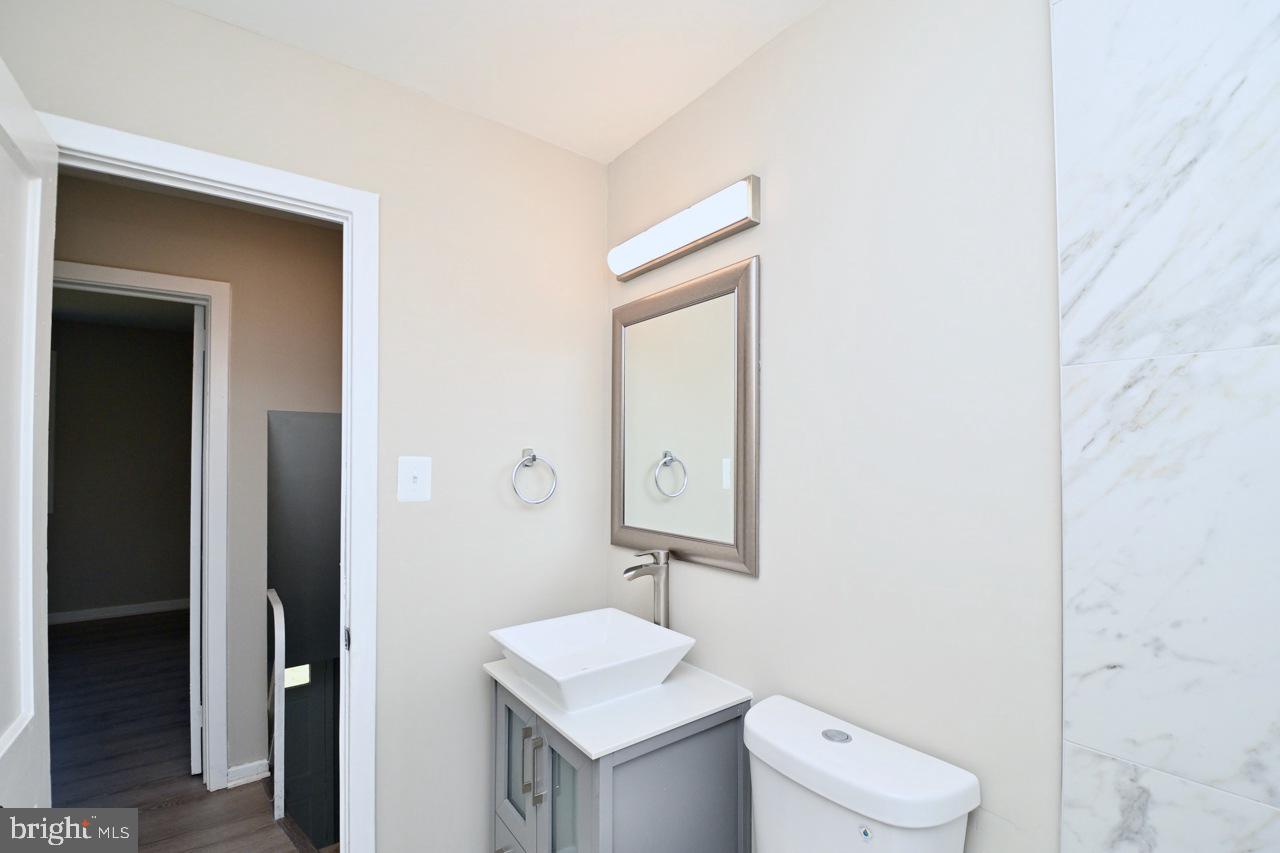 IVERSON SQUARE CONDOMINIUM - Residential Lease