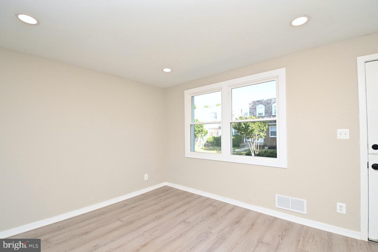 IVERSON SQUARE CONDOMINIUM - Residential Lease