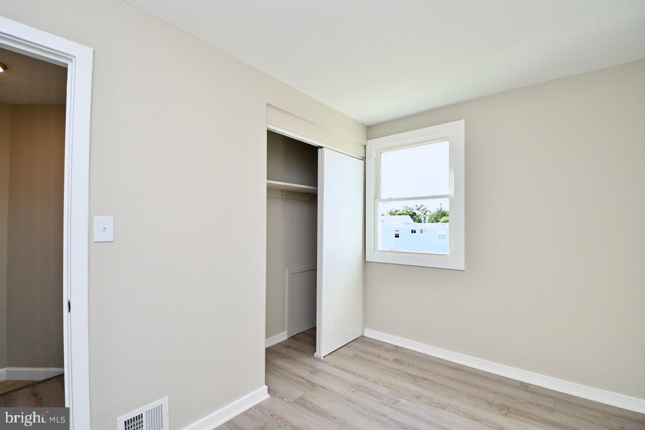 IVERSON SQUARE CONDOMINIUM - Residential Lease